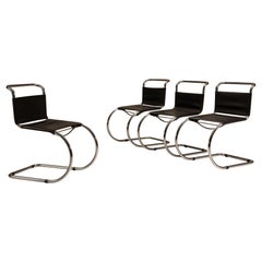 Conjunto de cuatro sillas en voladizo MR10 de la primera edición de Mies van der Rohe, Alemania