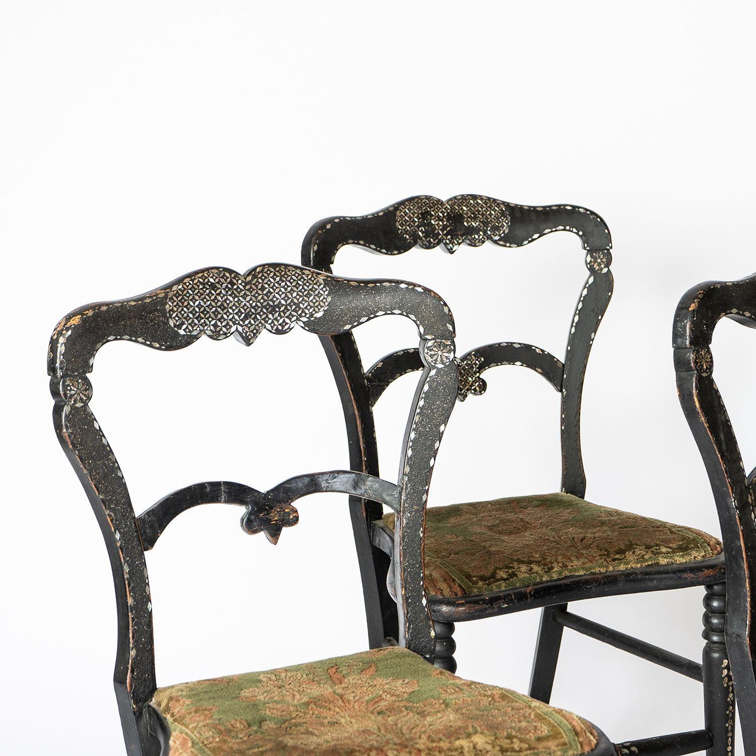 Set of 4 Antique Ebonised Mother of Pearl Inlaid Chairs With Velvet Upholstery In Good Condition For Sale In Bristol, GB