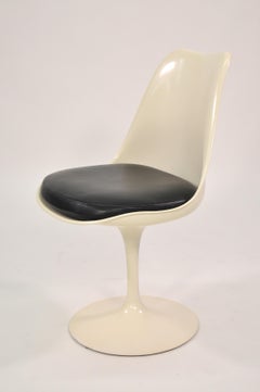 Ensemble de quatre chaises à manger sans accoudoirs Tulip d'Eero Saarinen pour Knoll