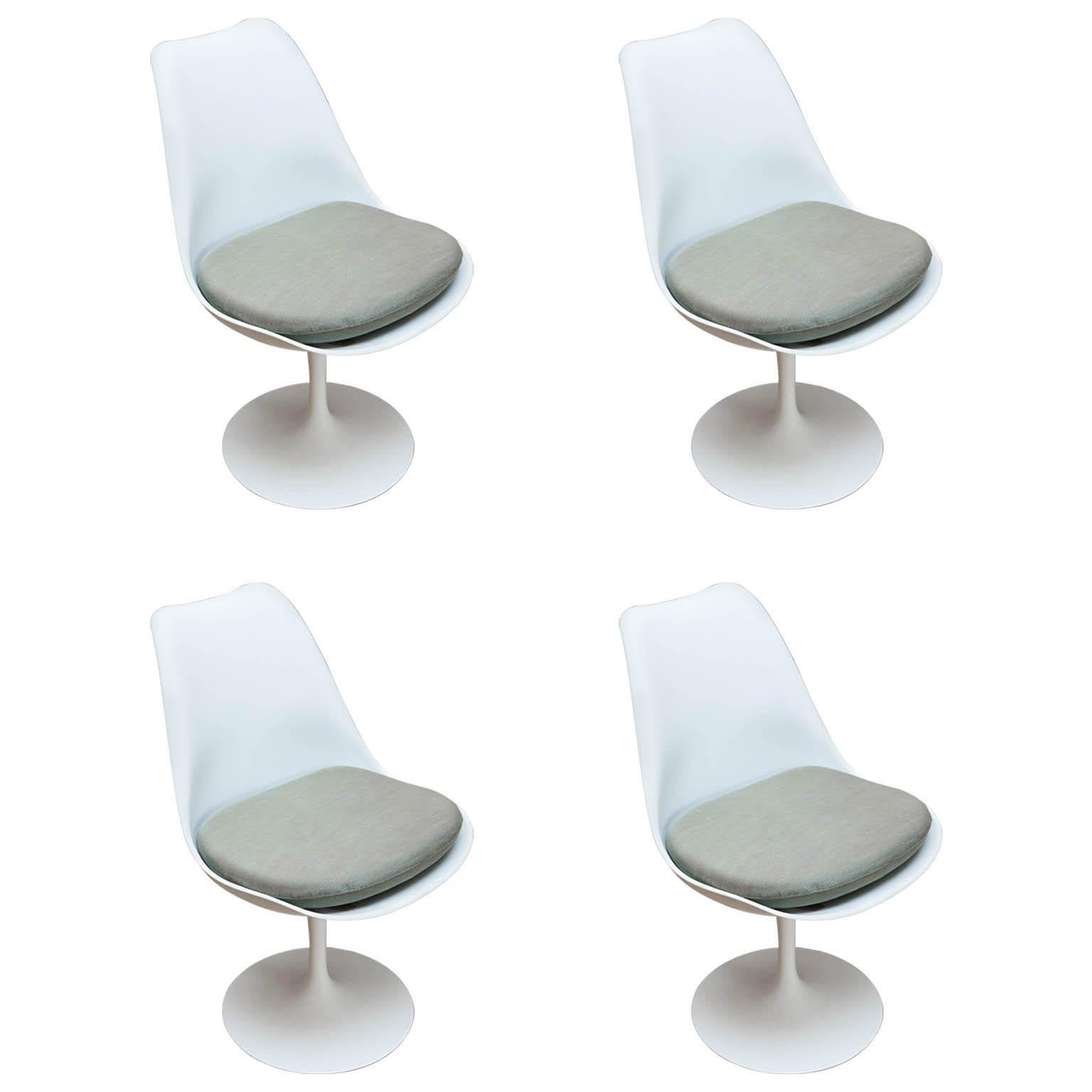 Set of Four Eero Saarinen for Knoll Tulip Dining Chairs, 1962 For Sale