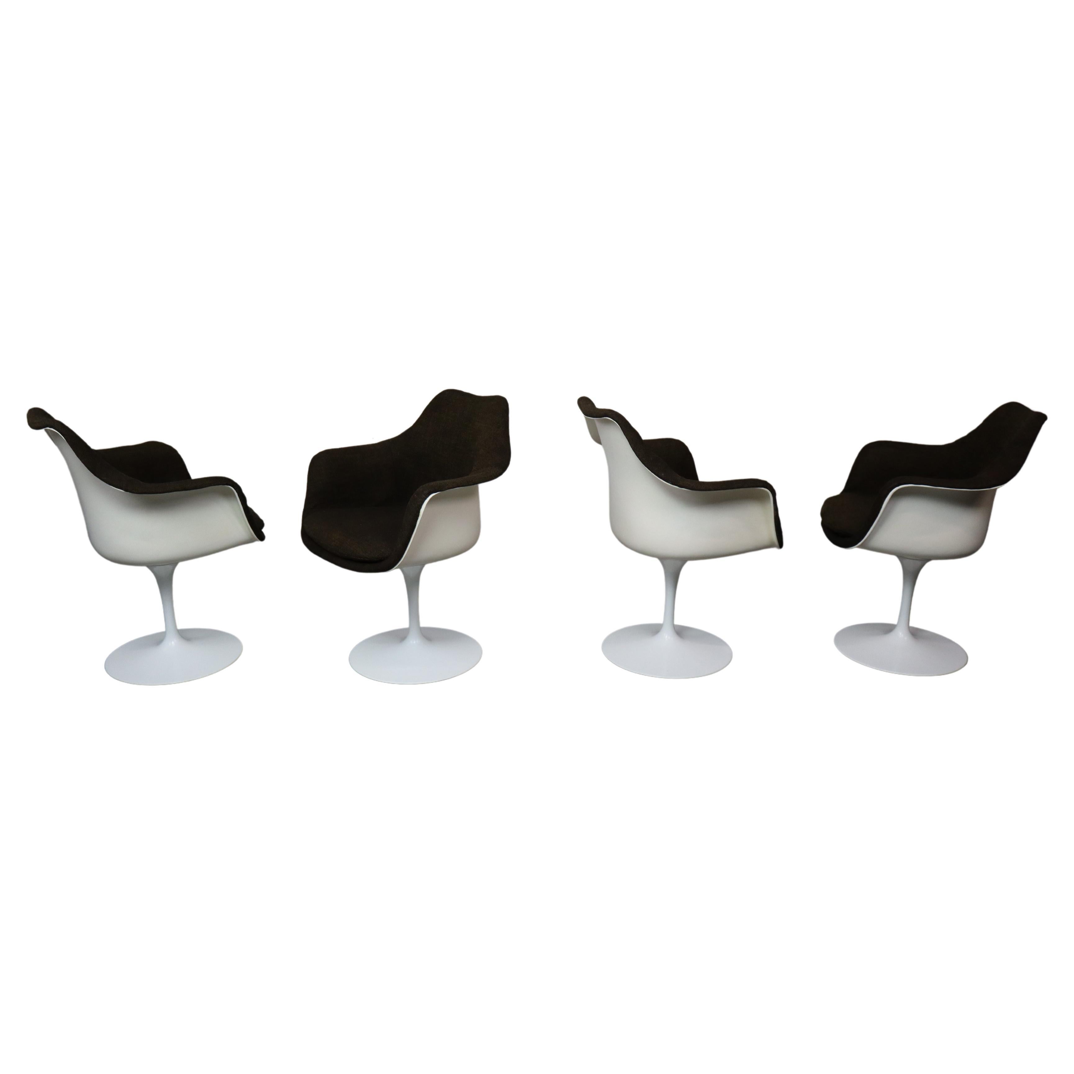 Set of four Eero Saarinen Swivel Tulip Armchairs Model 150, 1970s by Knoll Int. For Sale