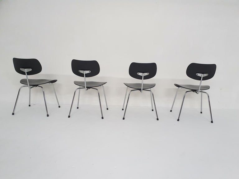 Late 20th Century Set of Four Egon Eiermann for Wilde Spieth SE68 Dining Chairs, Germany, 1993 For Sale