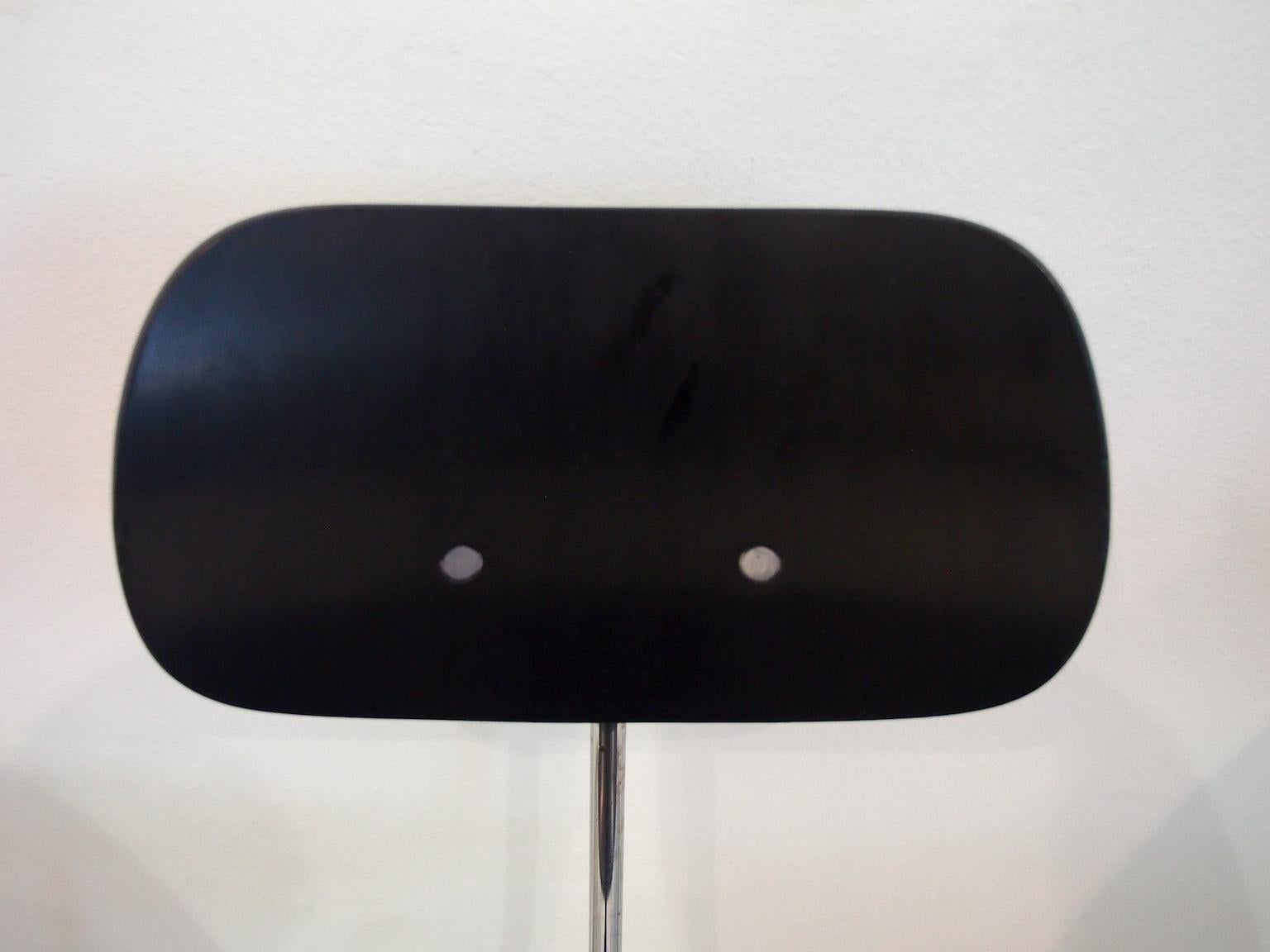 Set of Four Egon Eiermann Model SE 68 Black Lacquered Plywood and Steel Chairs For Sale 5