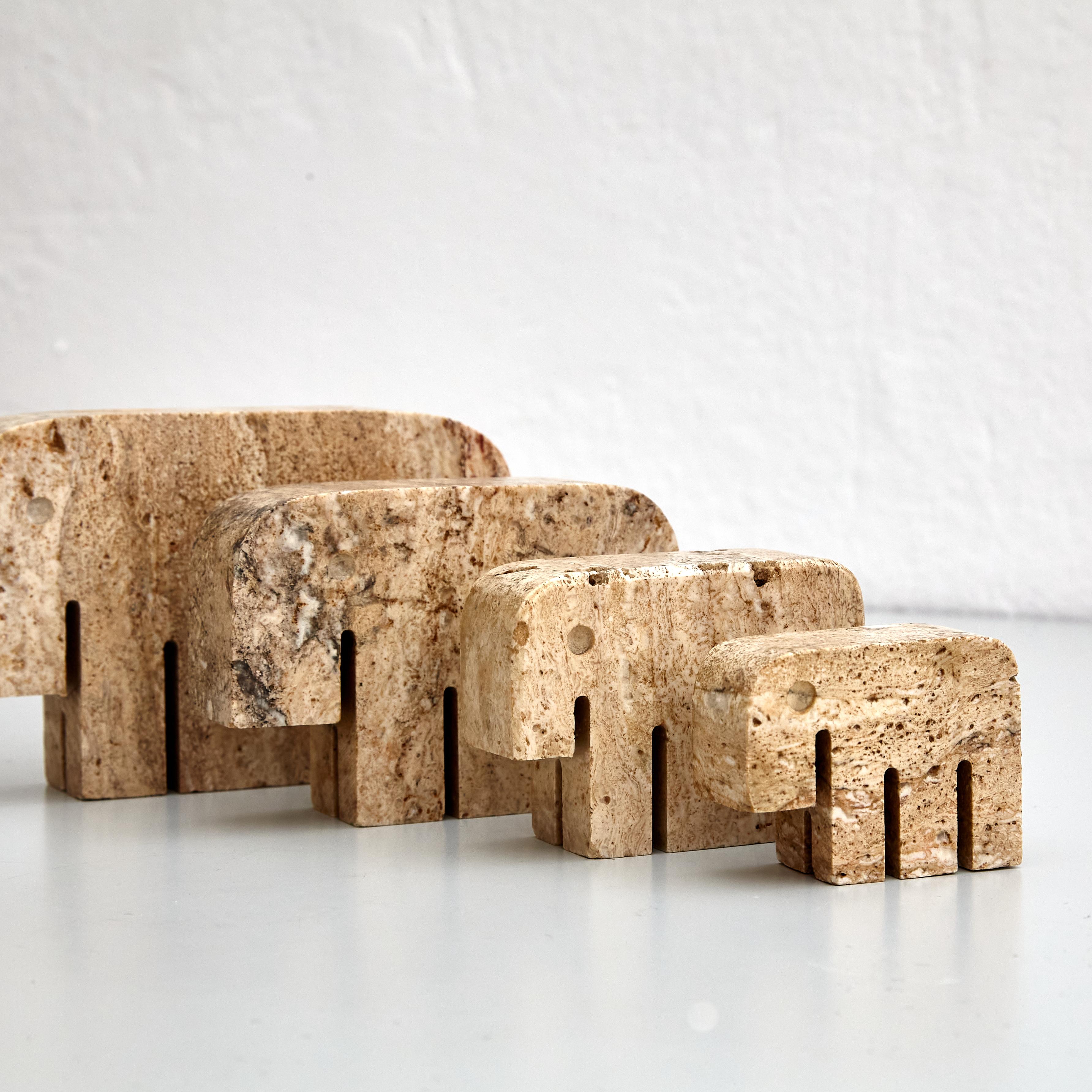 Set of Four Elephants Sculpture Travertine by Fratelli Mannelli, circa 1970 In Good Condition For Sale In Barcelona, Barcelona
