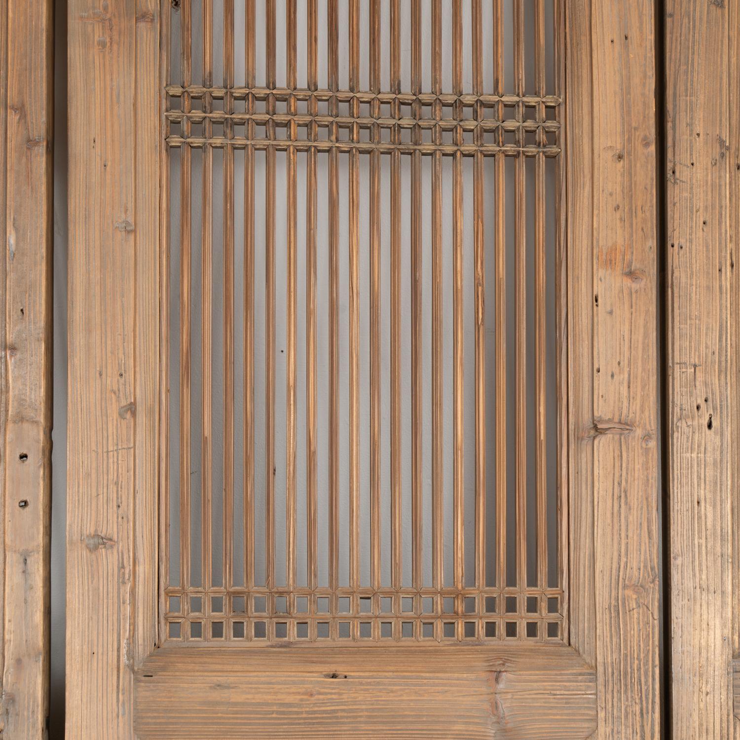 Set of Four Elm Folding Screen Room Dividers, China circa 1880 In Good Condition For Sale In Round Top, TX
