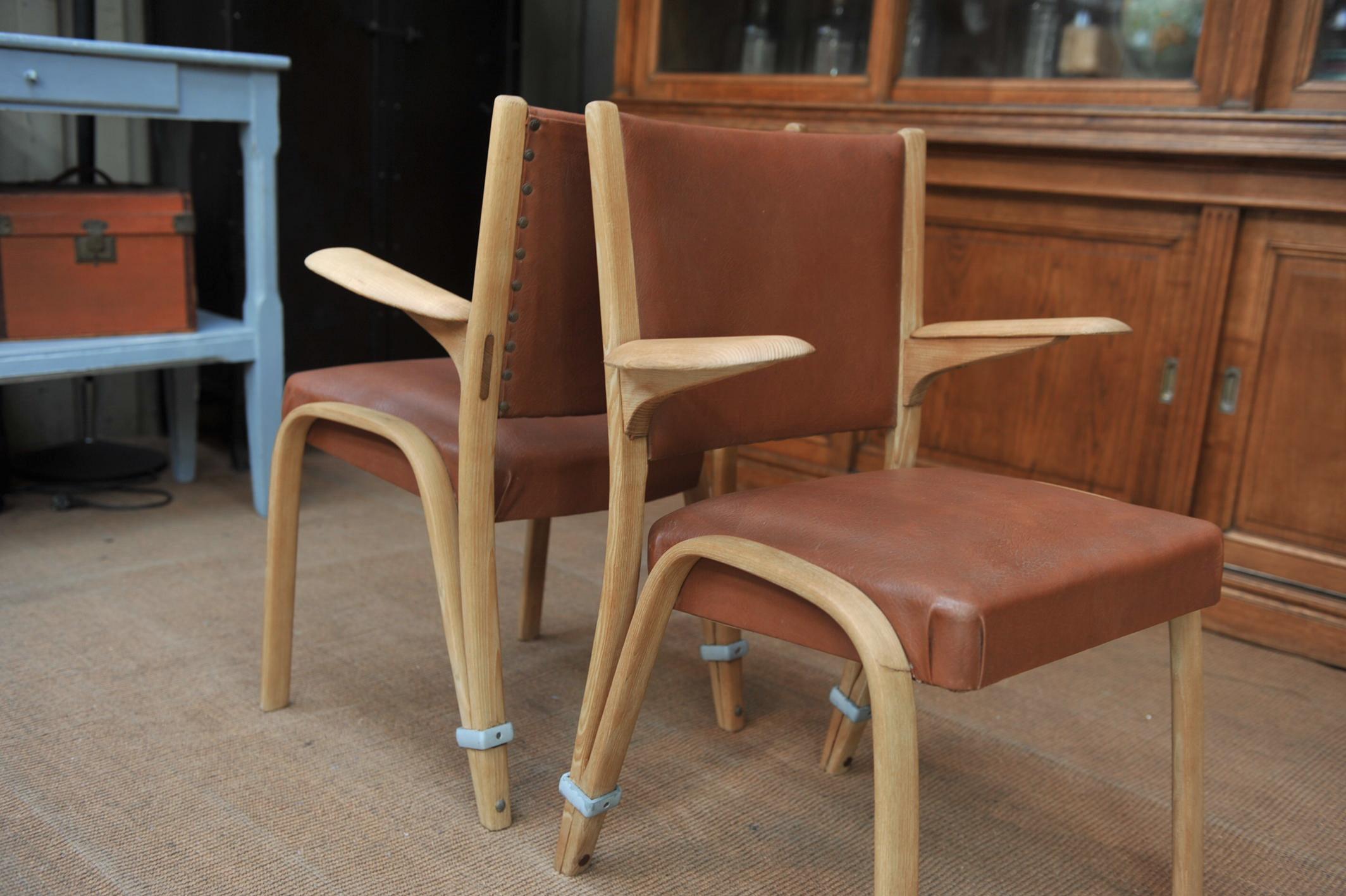 Mid-20th Century Set of Four Elm Wood Chairs by Bow Wood France, circa 1950 For Sale