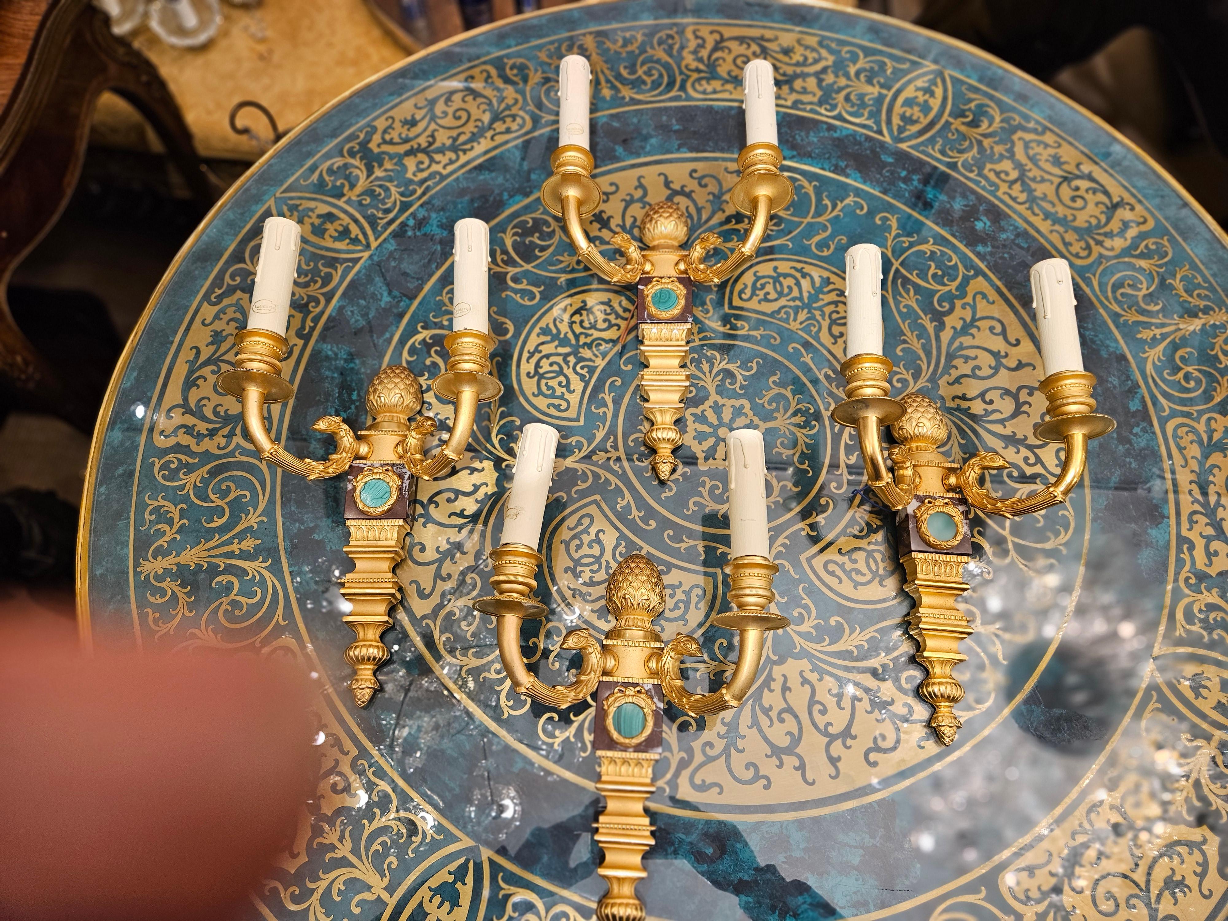 Conjunto de cuatro apliques estilo Imperio Laudarte Grifone Dorado en venta