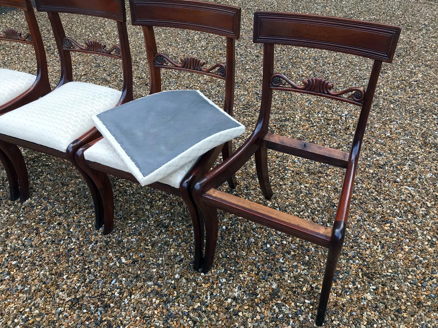 Set of Four English 19th Century Regency Mahogany Dining Chairs In Good Condition In Richmond, London, Surrey