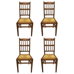 Juego de cuatro sillas de comedor inglesas Aesthetic Movement