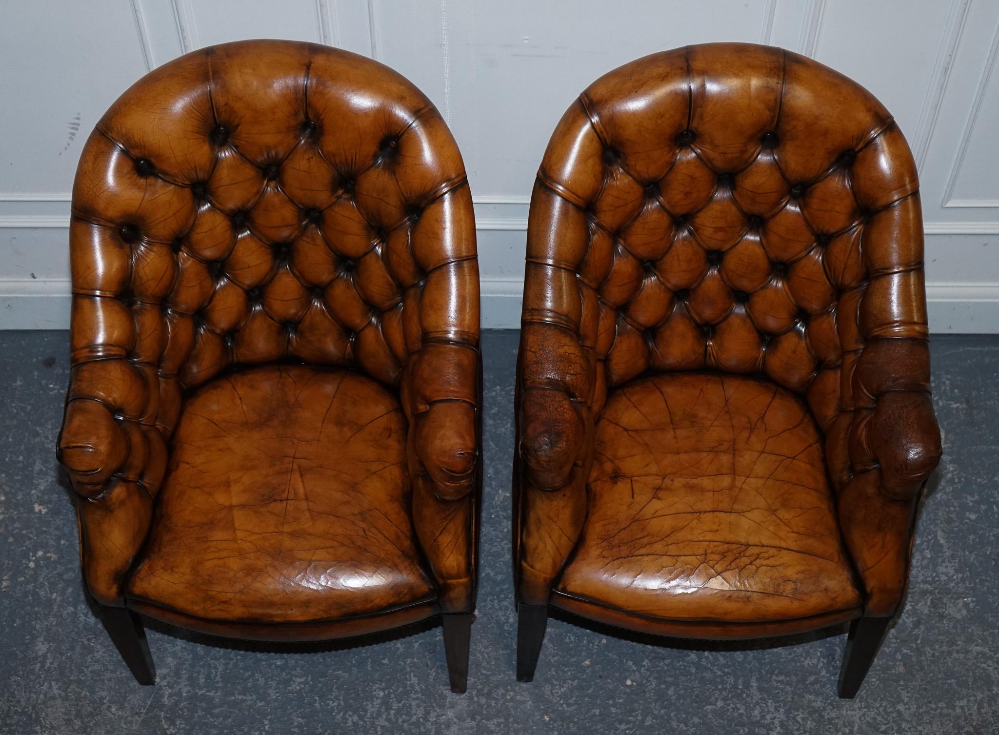 SET DI QUATTRO SEDIE DA UFFICIO IN PELLE INGLESE CHESTERFIELD TINTA A MANO in vendita 7