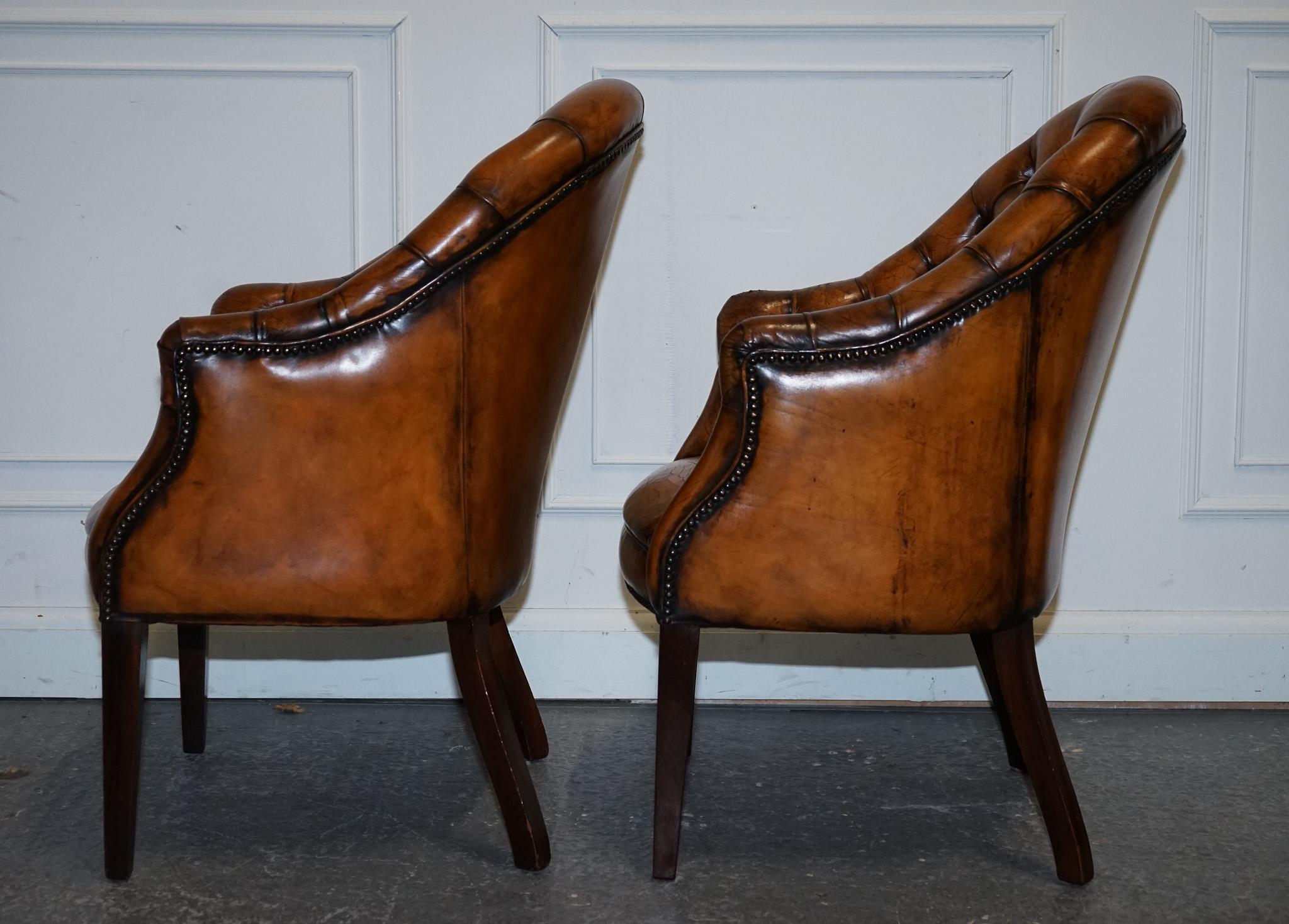 SET DI QUATTRO SEDIE DA UFFICIO IN PELLE INGLESE CHESTERFIELD TINTA A MANO in vendita 12