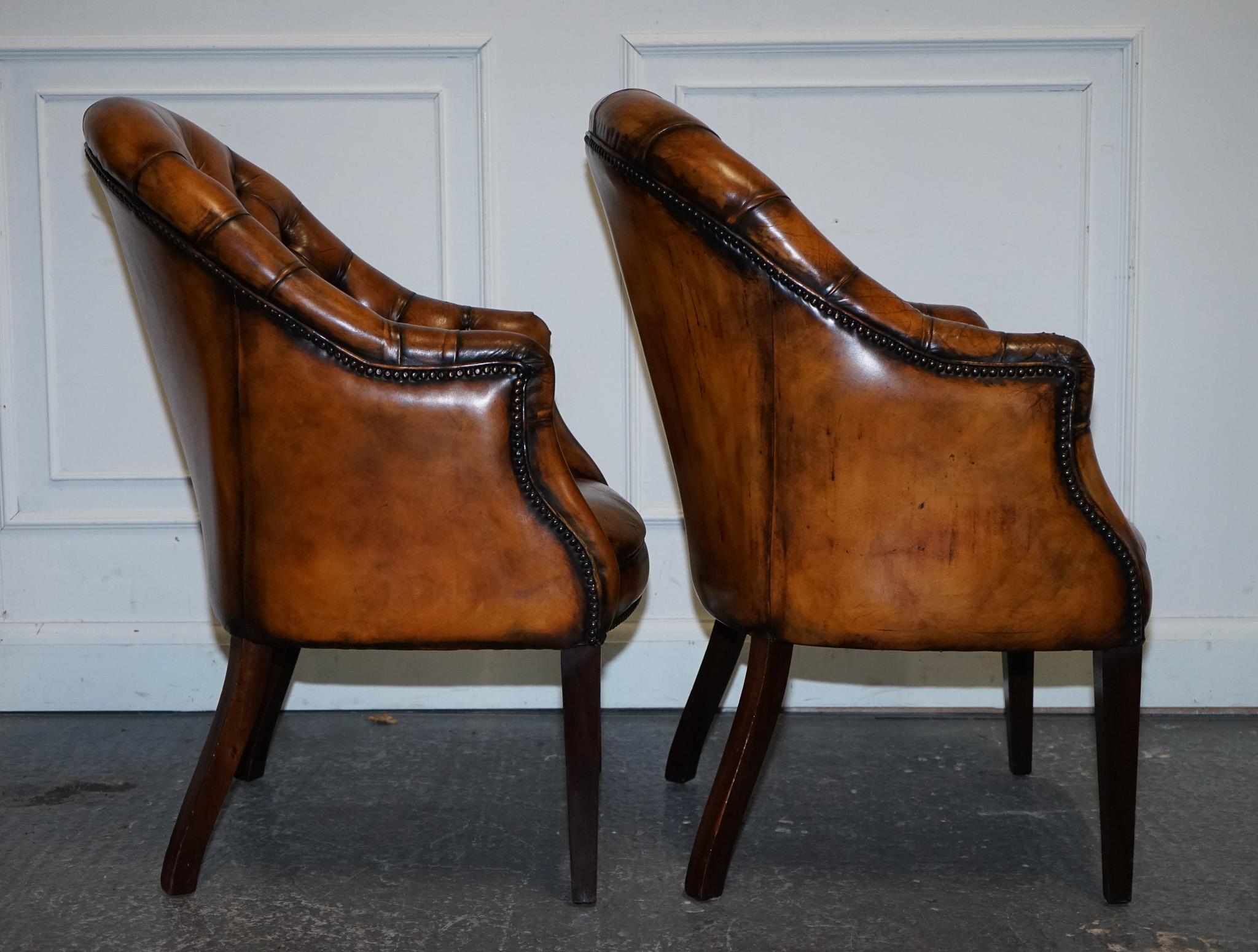 SET DI QUATTRO SEDIE DA UFFICIO IN PELLE INGLESE CHESTERFIELD TINTA A MANO in vendita 13