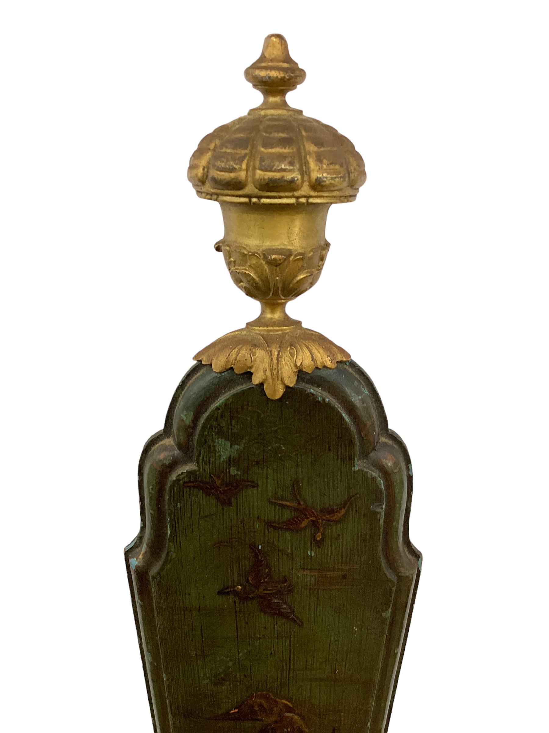 Set of Four English Chinoiserie Decorated Wall Sconces with Gilt Fittings For Sale 3