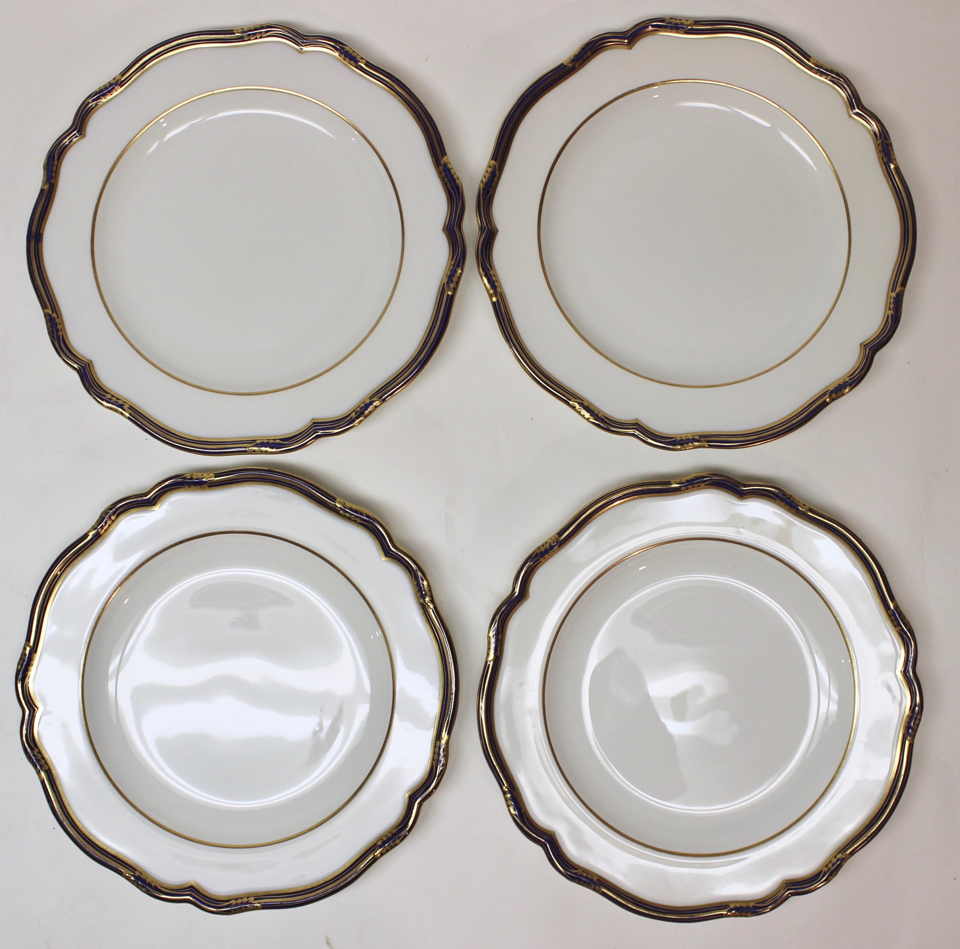 Set of Four English Copeland Dinner Plates For Sale 1