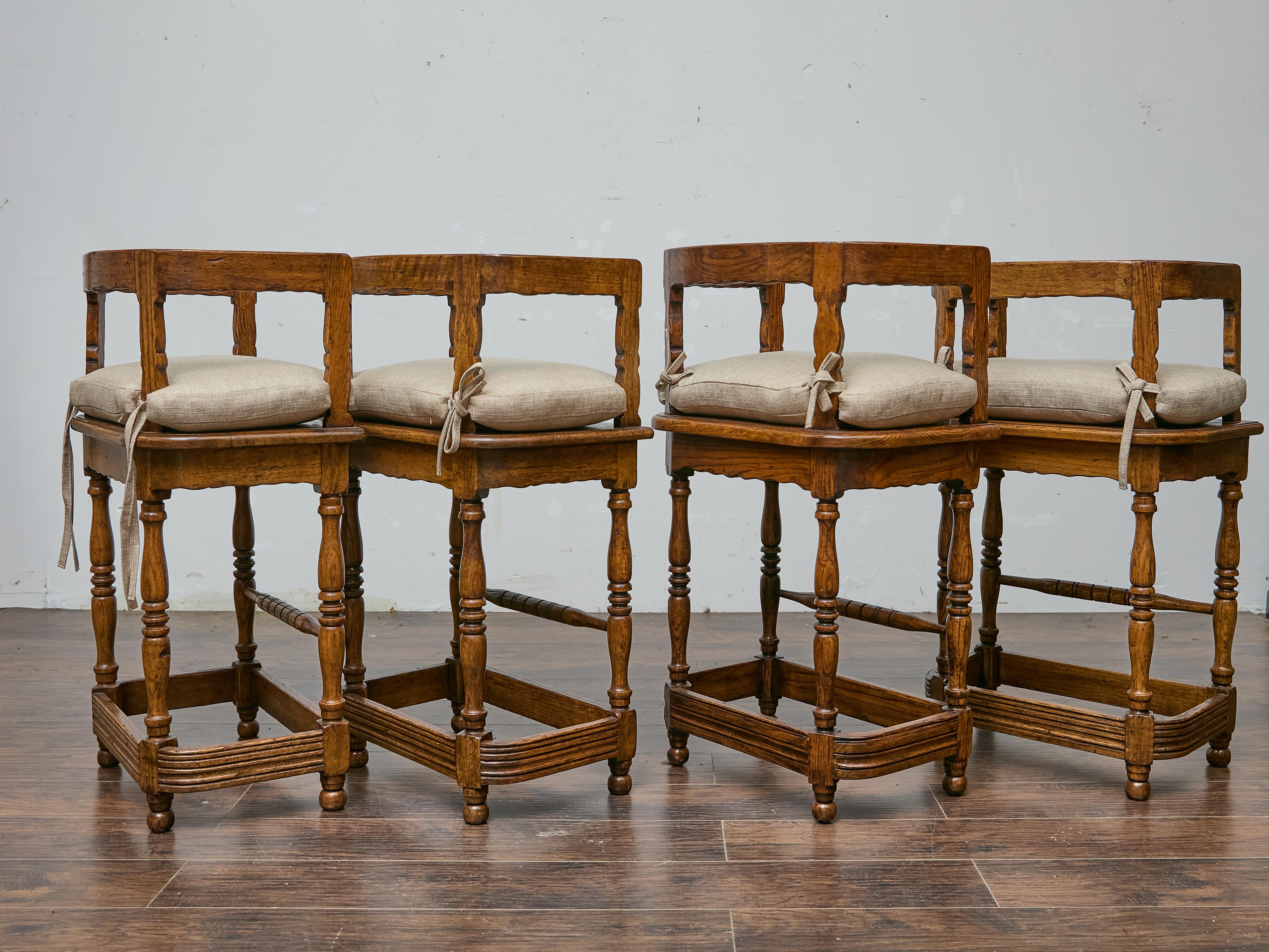 Set of Four English Oak Bar Stools with Backs and Cushions, Midcentury Period In Good Condition For Sale In Atlanta, GA