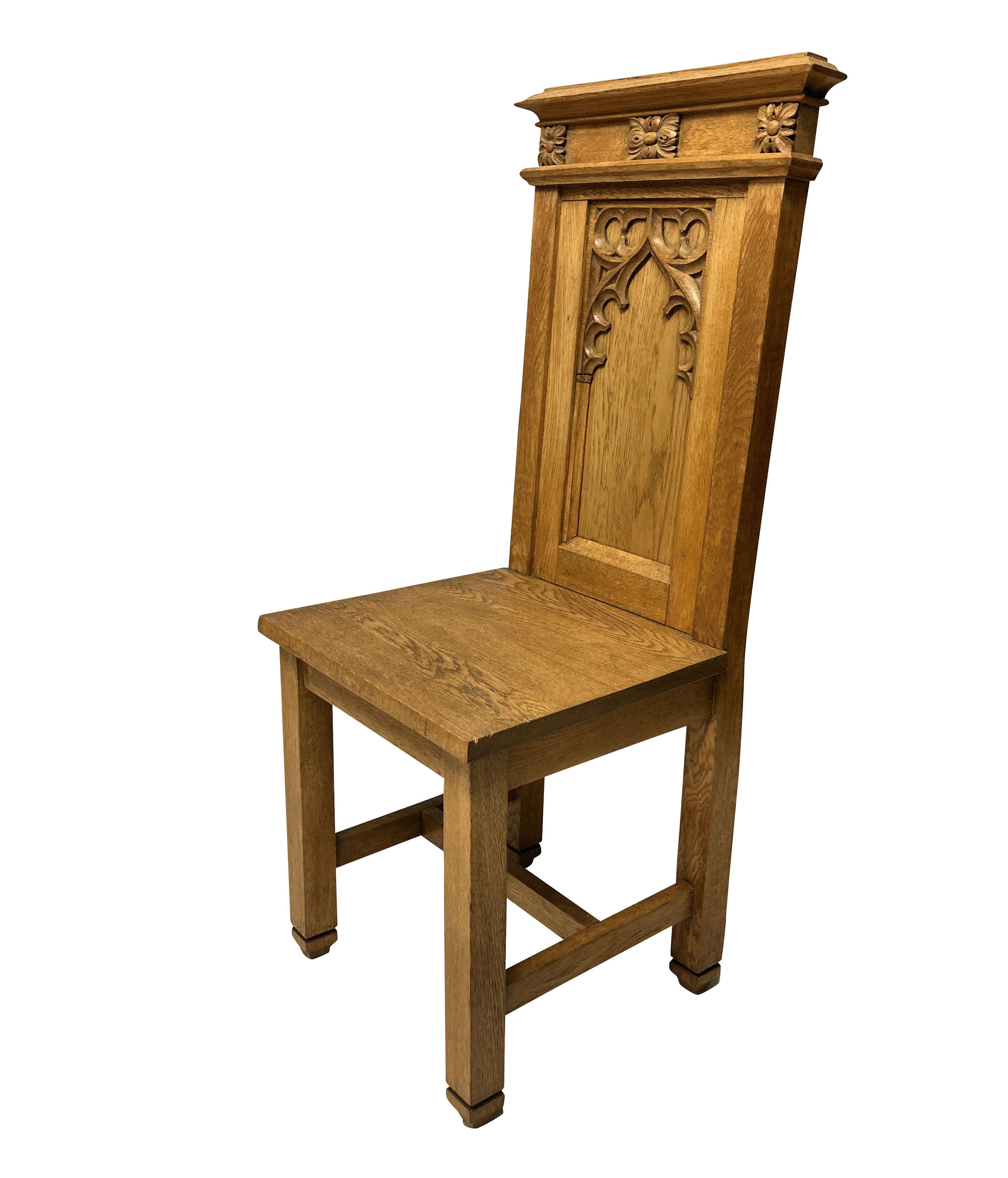 Set of Four English Oak Gothic Hall Chairs In Good Condition In Kent, Dover