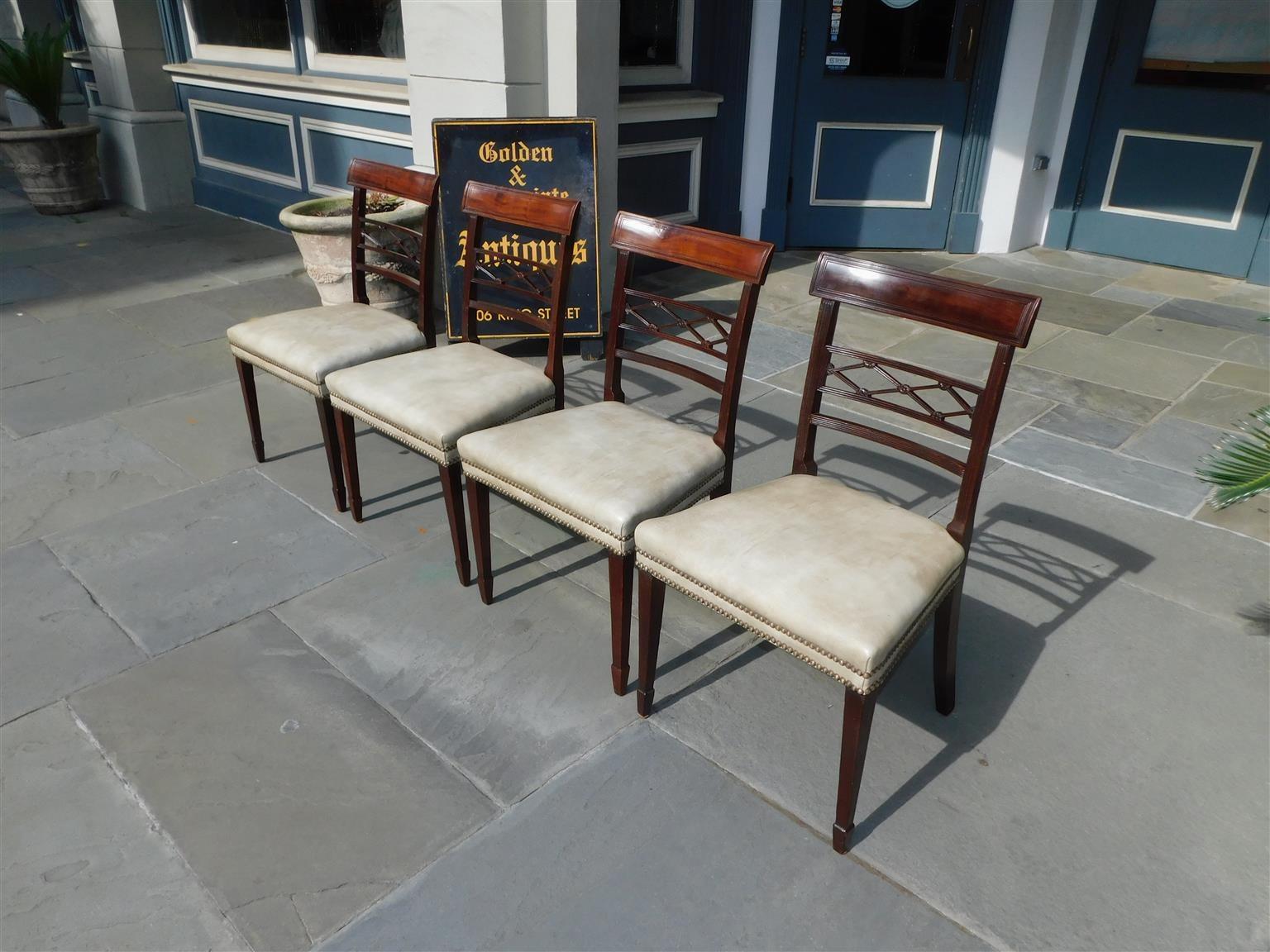 Set of Four English Regency Mahogany Dining Room Chairs, Circa 1810 In Excellent Condition For Sale In Hollywood, SC