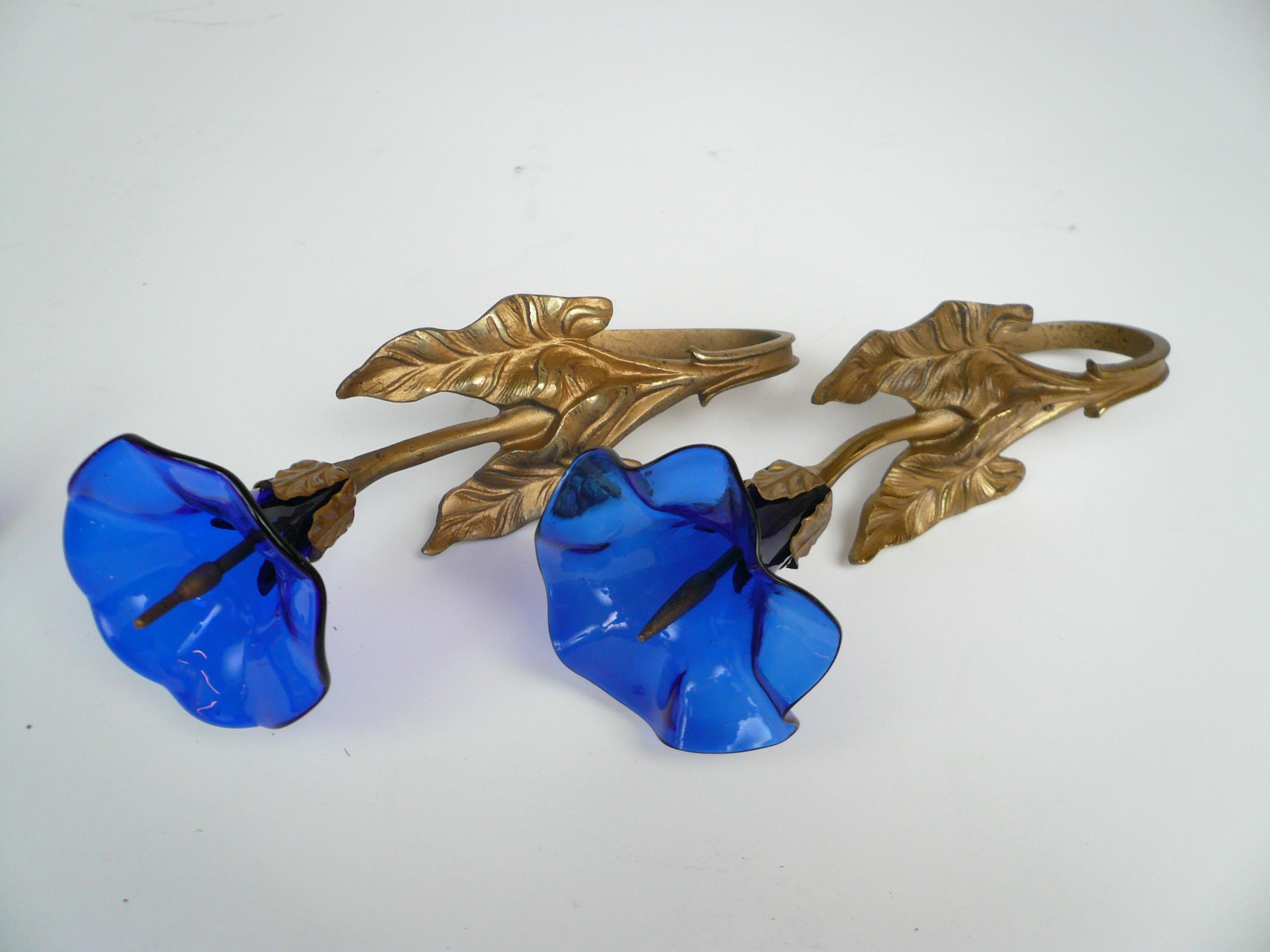 Set of four English Victorian Cobalt Blue Glass and Brass Curtain Tiebacks For Sale 5