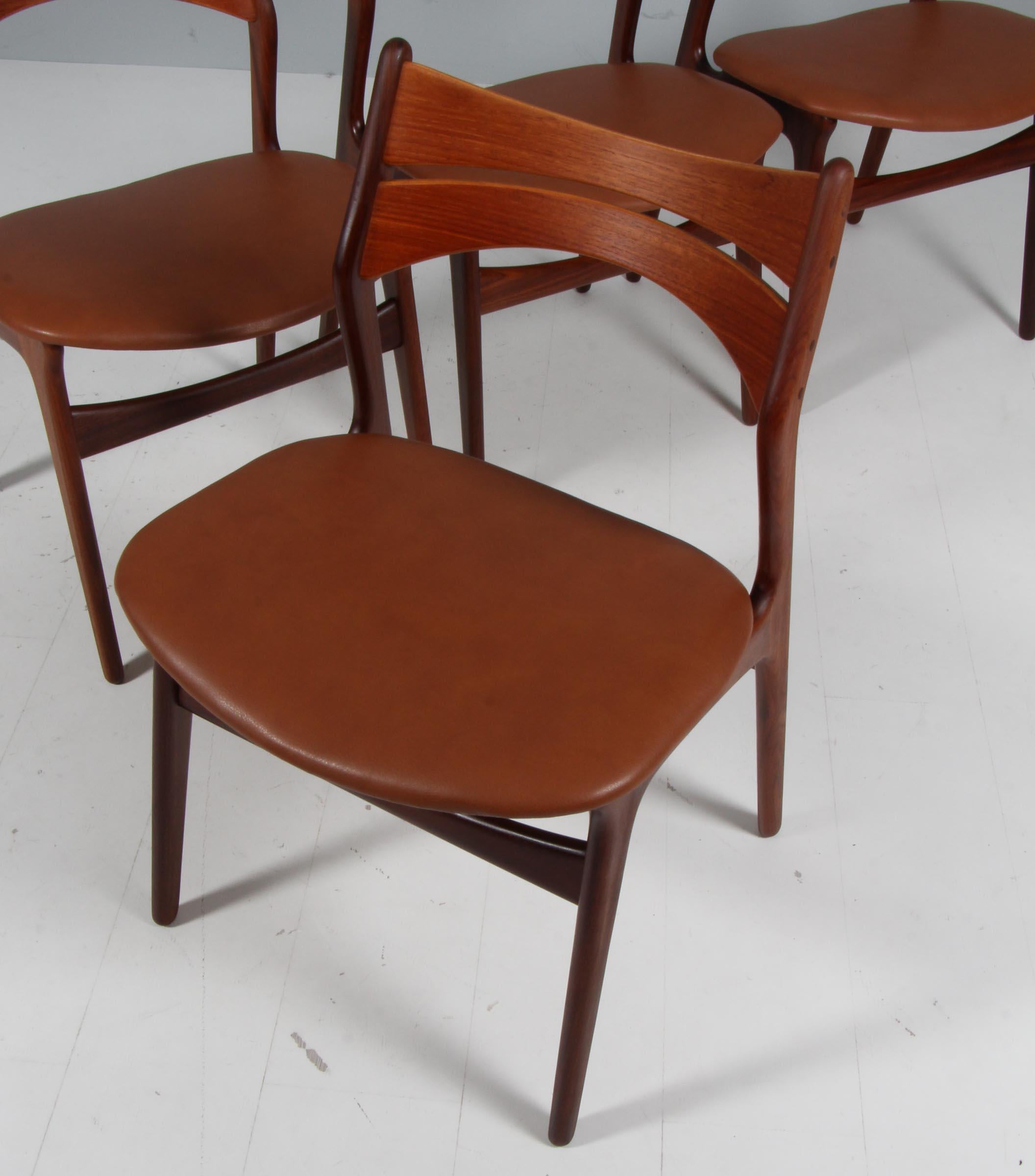 Set of four Erik Buch Chairs For Sale 1