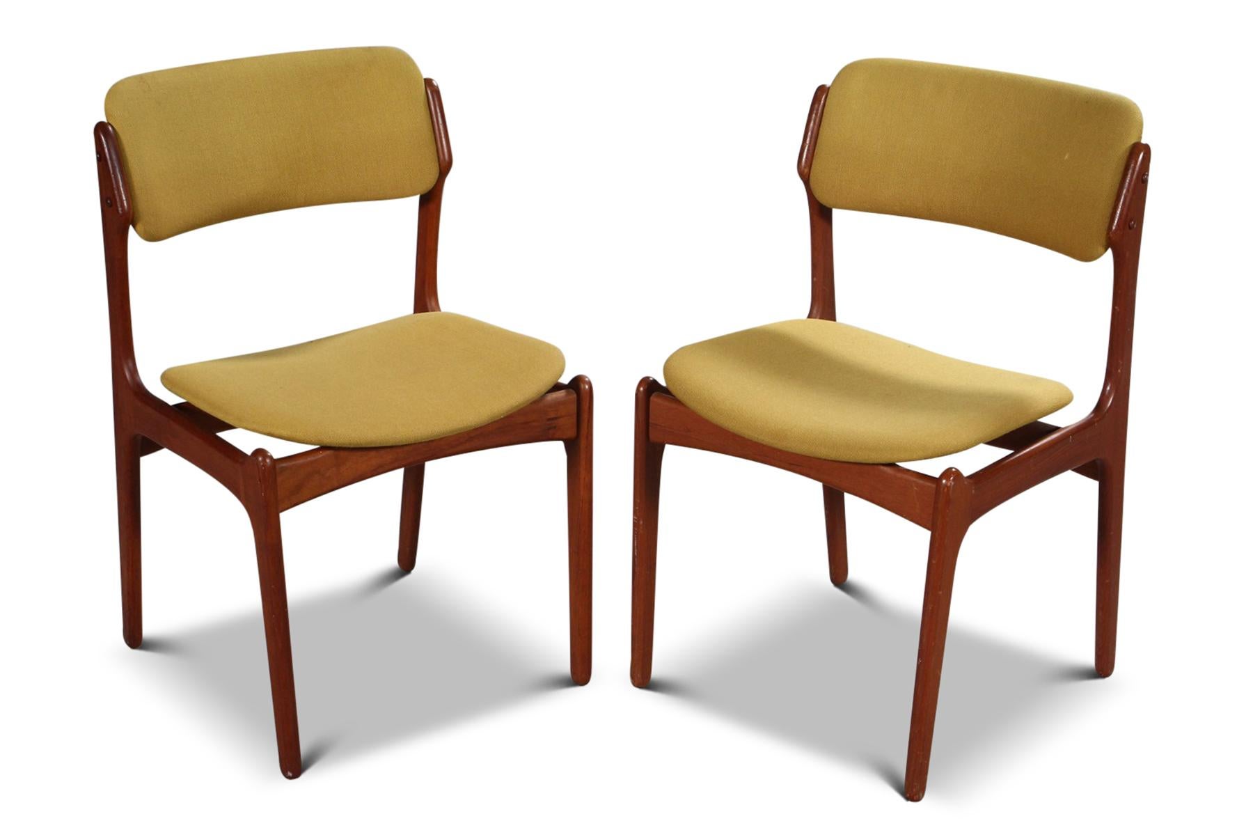 Mid-Century Modern Set of Four Erik Buch Model 49 Dining Chairs in Teak