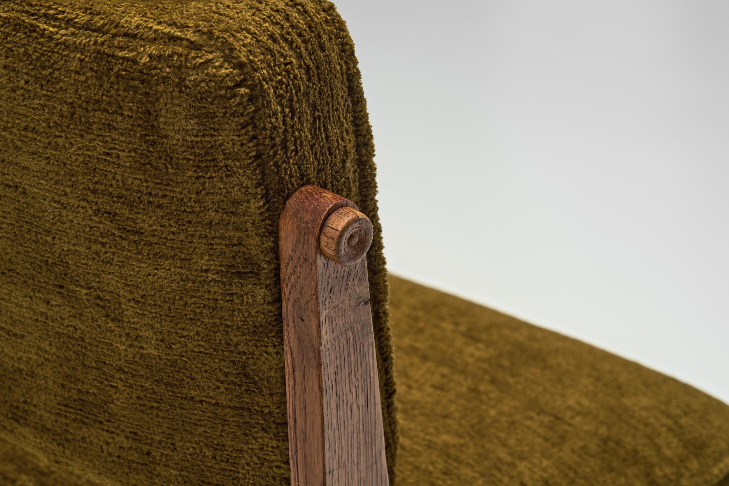 Set of Four European Upholstered Dining Chairs, Europe Mid-20th Century For Sale 7