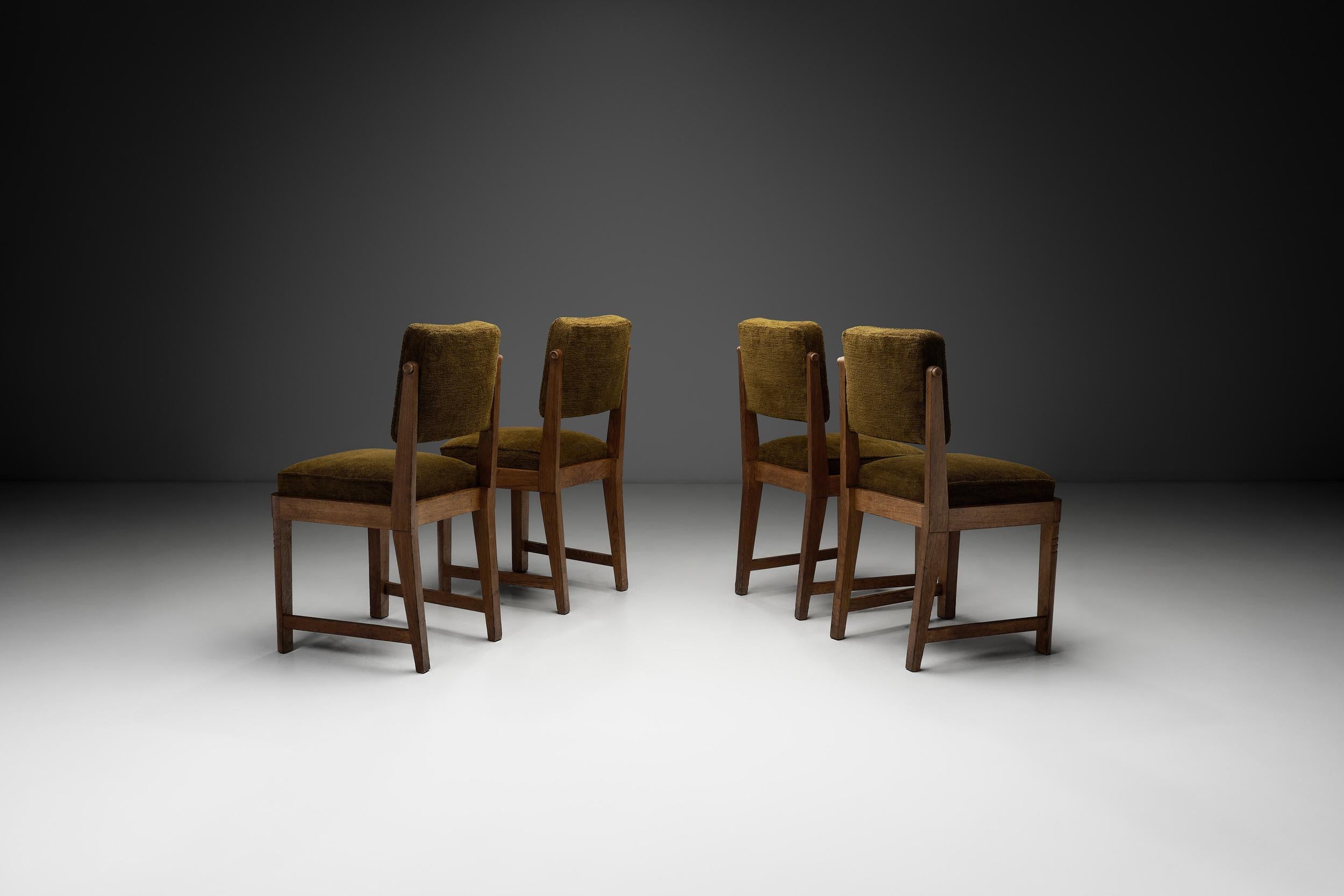 Mid-Century Modern Set of Four European Upholstered Dining Chairs, Europe Mid-20th Century For Sale
