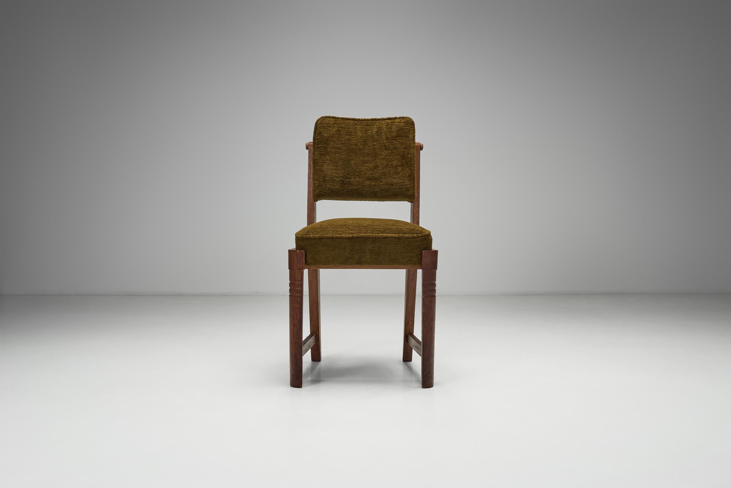 Set of Four European Upholstered Dining Chairs, Europe Mid-20th Century For Sale 2