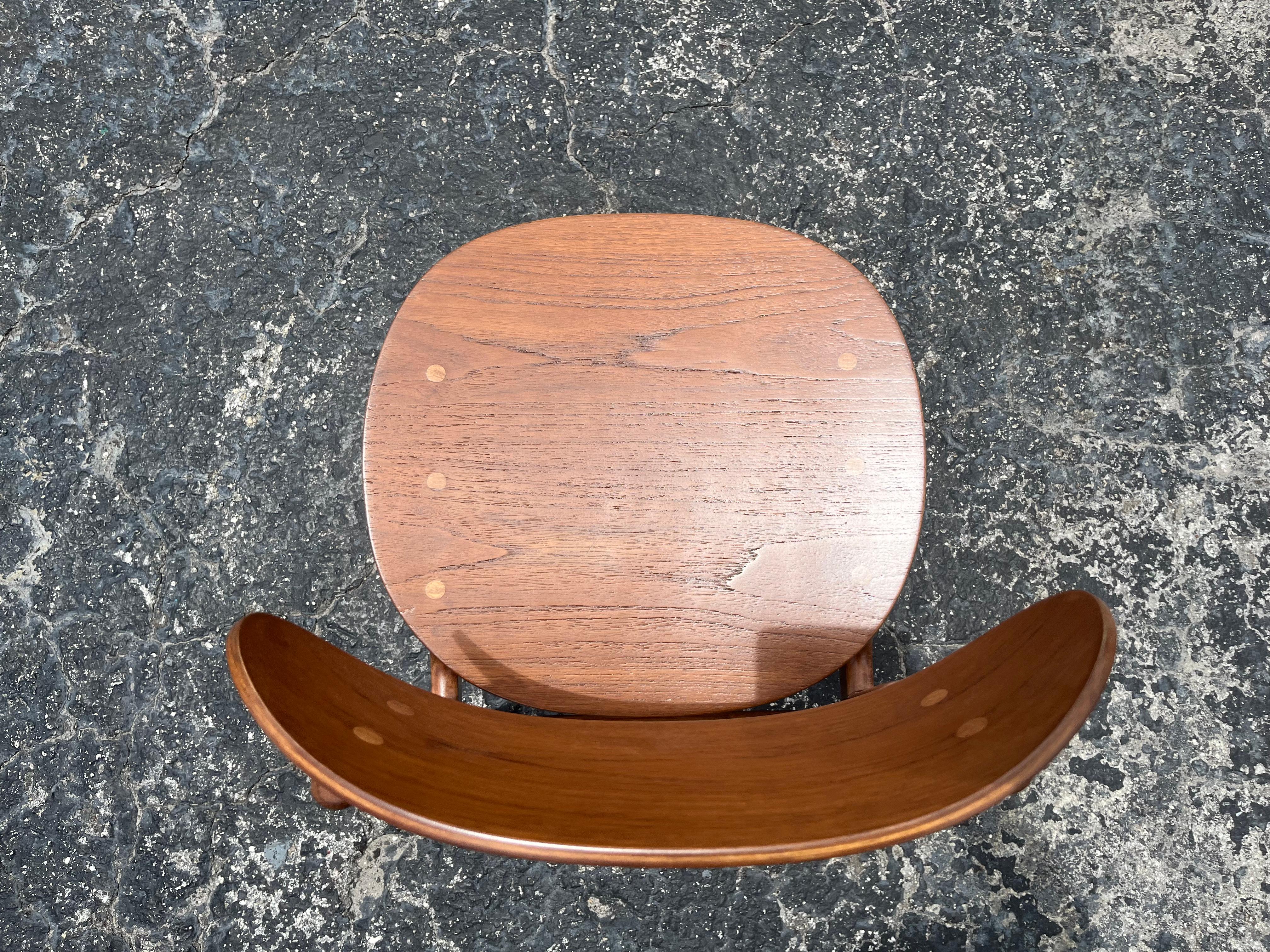 Conjunto de cuatro sillas 