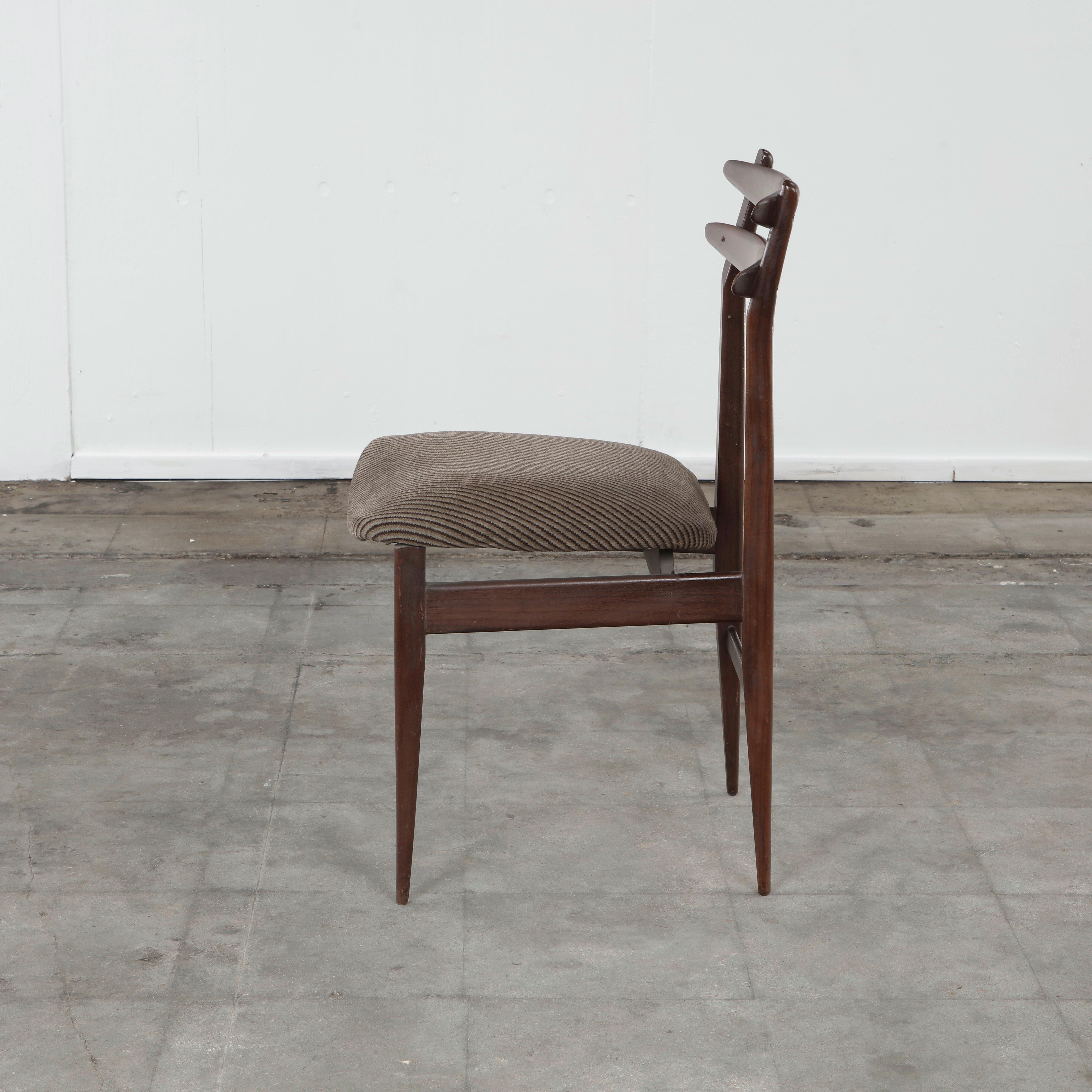 Set of Four Fabric and Wood Chairs in the style of Helge Sibast, Italy, 1960s en venta 4