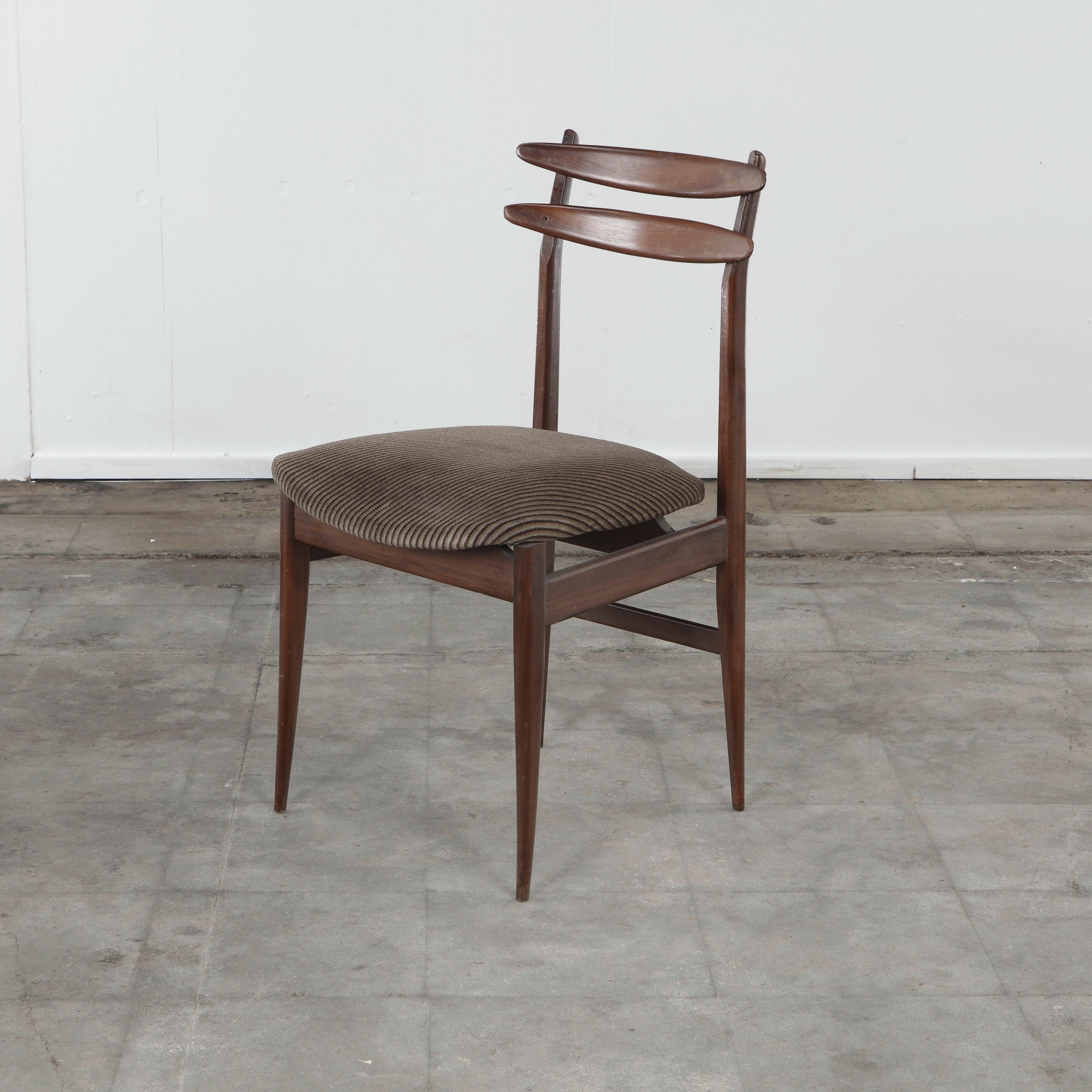 Set of Four Fabric and Wood Chairs in the style of Helge Sibast, Italy, 1960s en venta 5