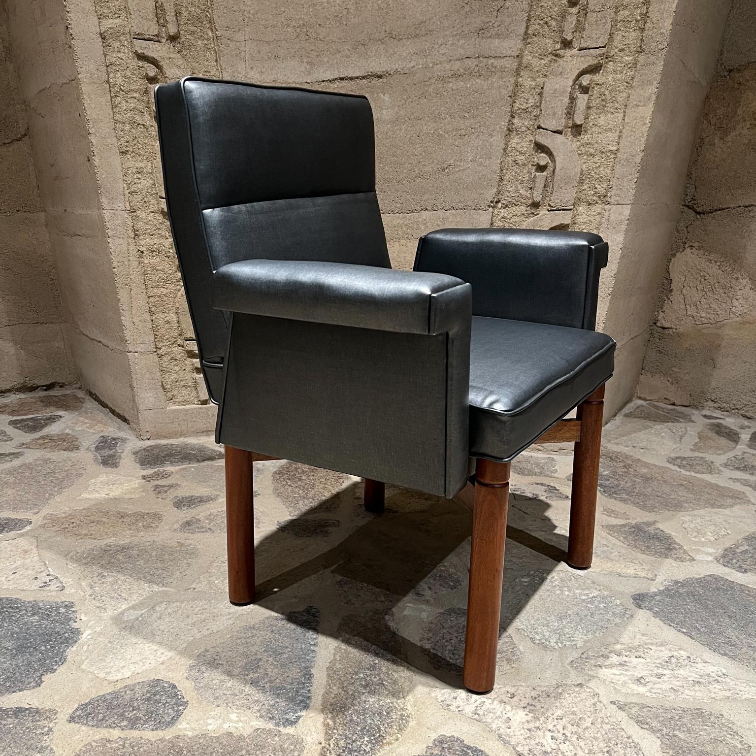 Set of Four Fabulous Modern Gray Armchairs Floating Wood IRGSA Mexico City In Good Condition For Sale In Chula Vista, CA