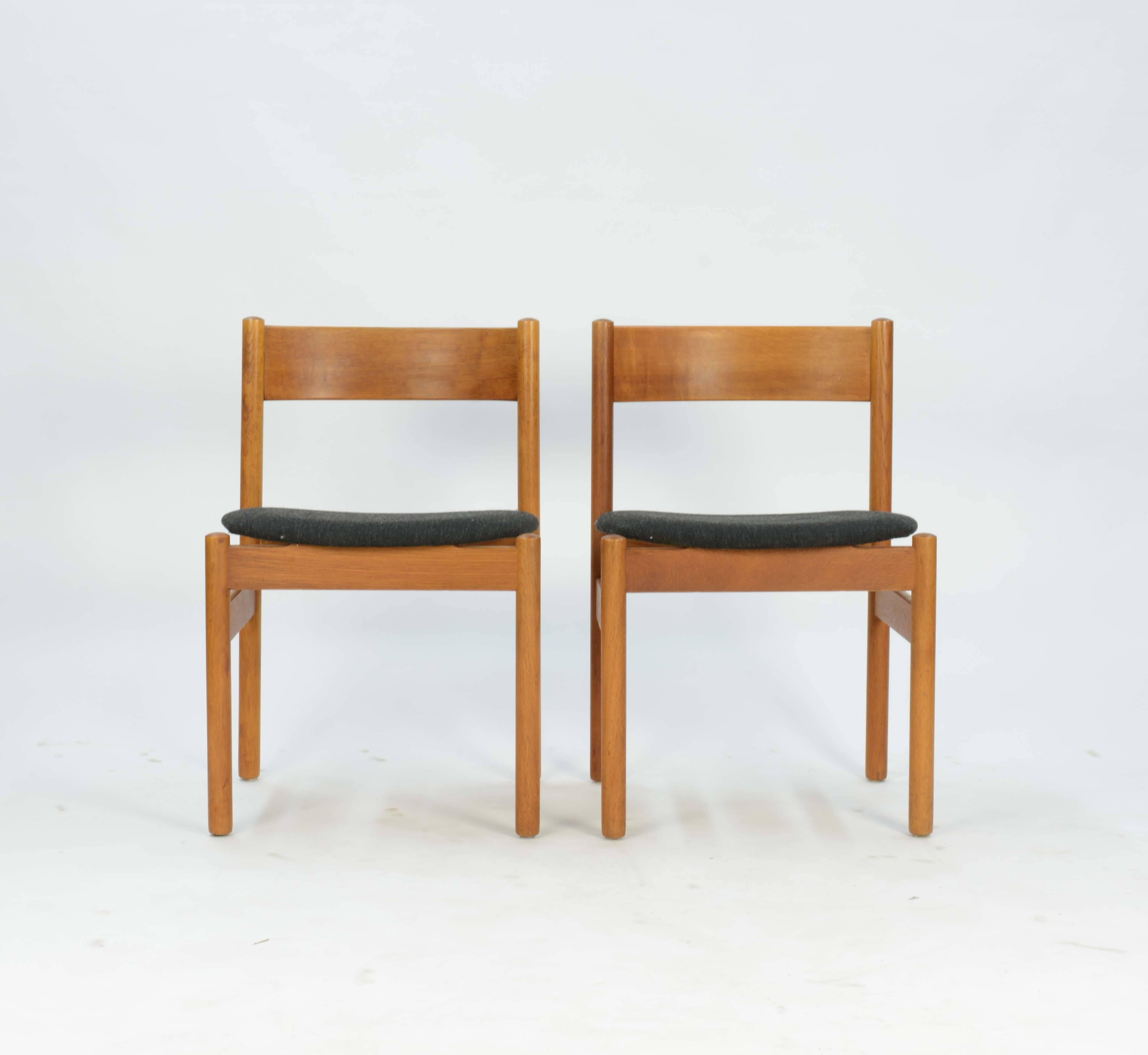 Scandinavian Modern Set of Four FDB Mobler Floating Seat Dining Chairs after Borge Mogensen