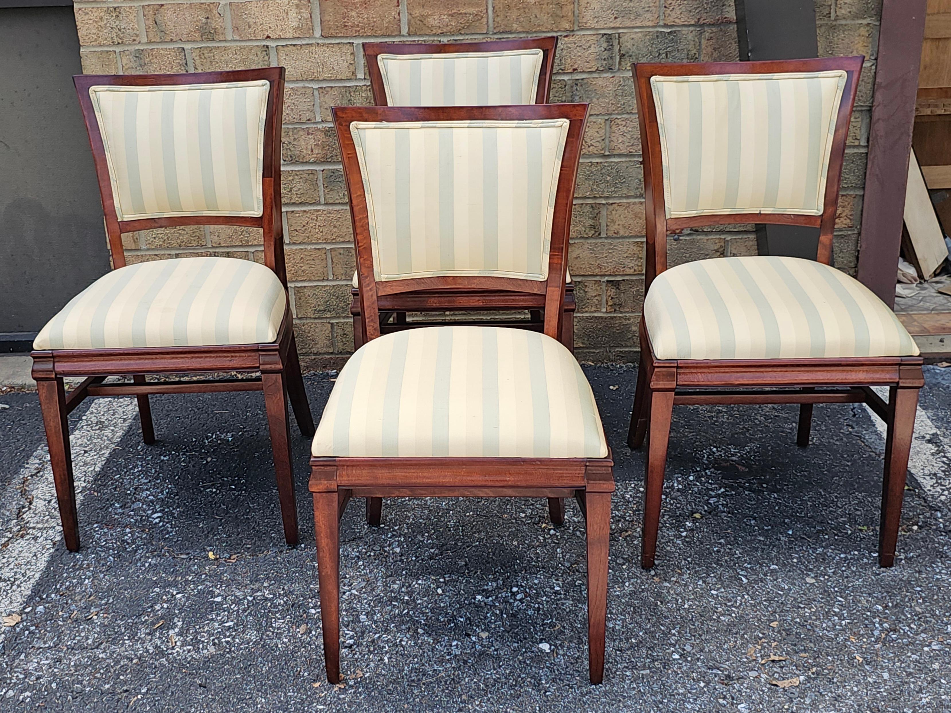 Sconosciuto Set of Four Federal Style Solid Mahogany Upholstered Dining Chairs, Refinished in vendita