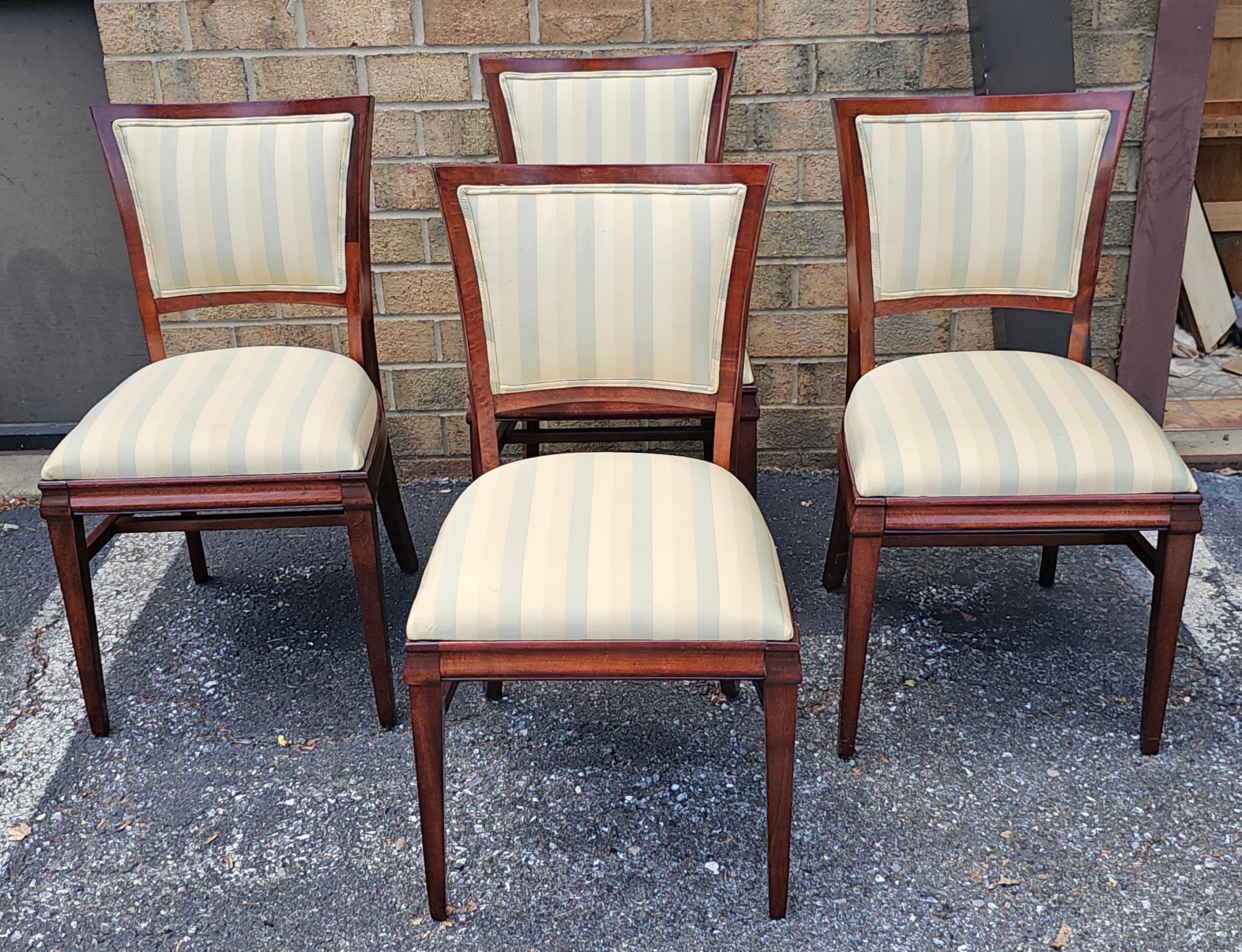 Tappezzeria Set of Four Federal Style Solid Mahogany Upholstered Dining Chairs, Refinished in vendita