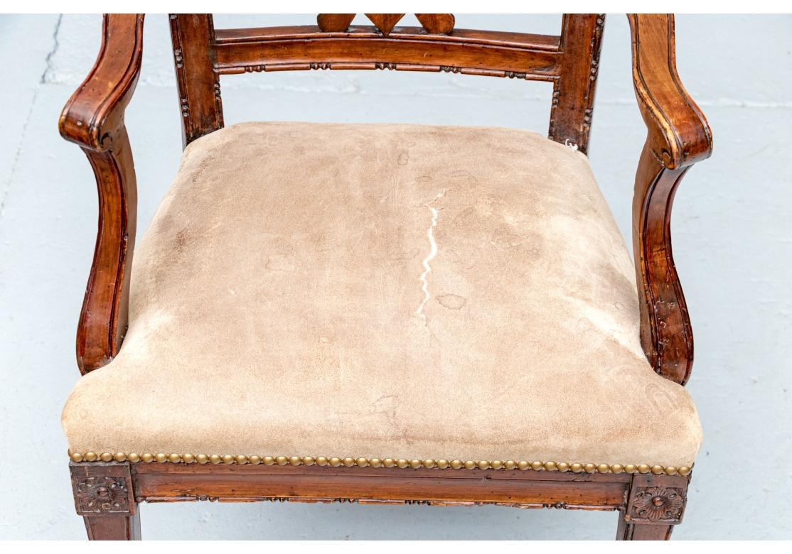 Set di quattro raffinate poltrone europee in vendita 5