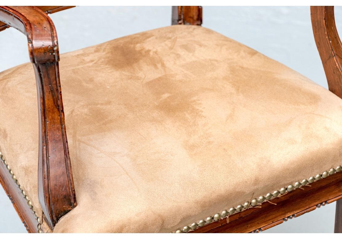 Set di quattro raffinate poltrone europee in vendita 10