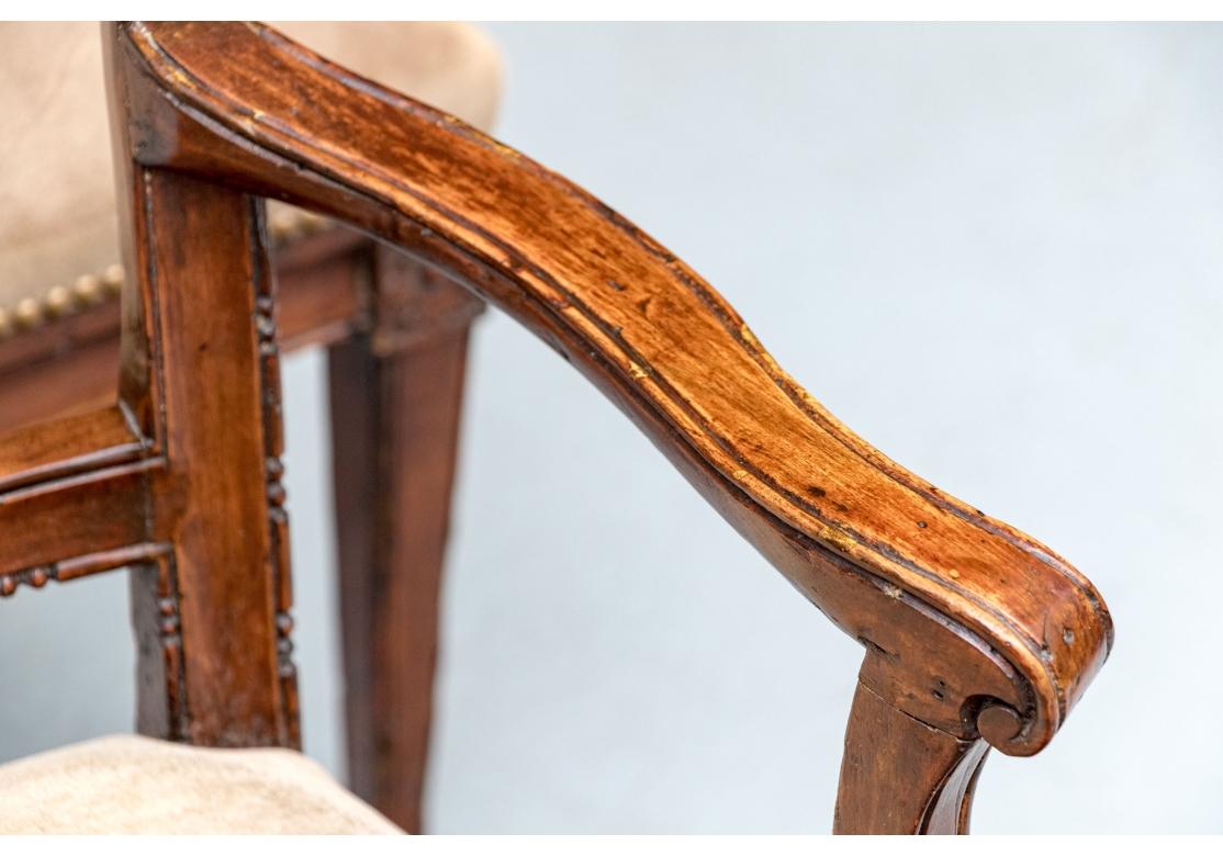 Arts and Crafts Set di quattro raffinate poltrone europee in vendita