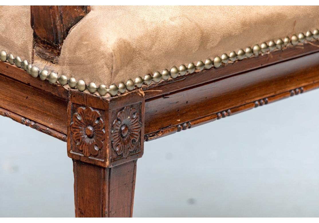 Set di quattro raffinate poltrone europee in vendita 1