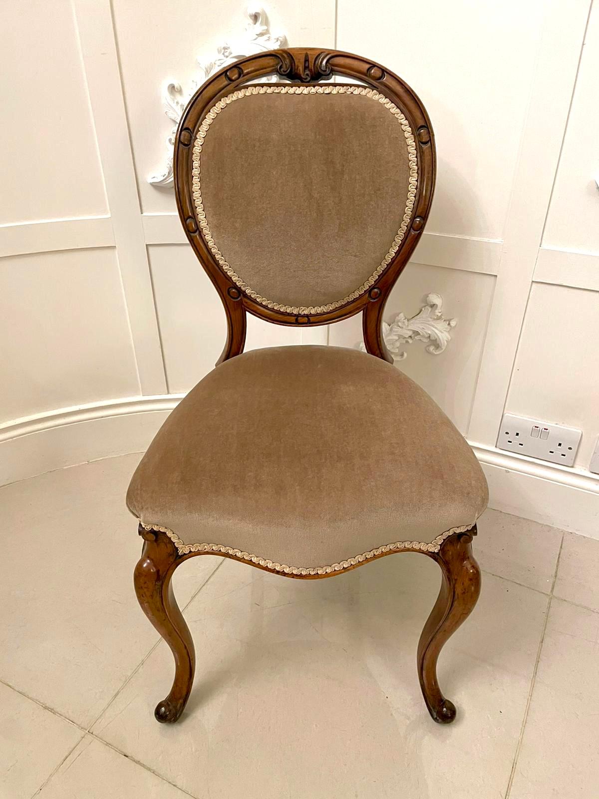 Set of Four Fine Quality Antique Victorian Walnut Balloon Back Dining Chairs  In Good Condition In Suffolk, GB