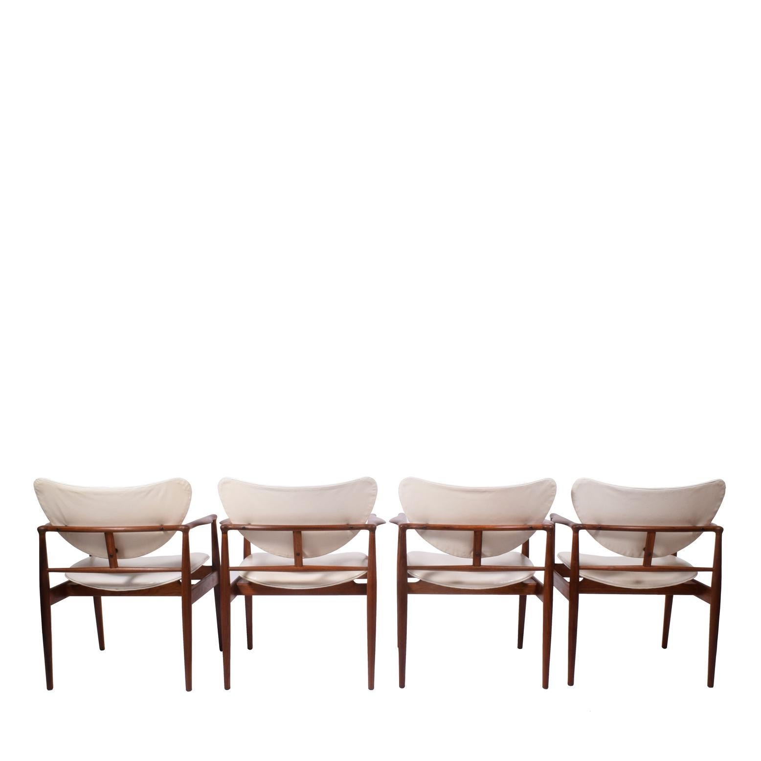 Scandinave moderne Quatre fauteuils « 48 » de Finn Juhl en vente