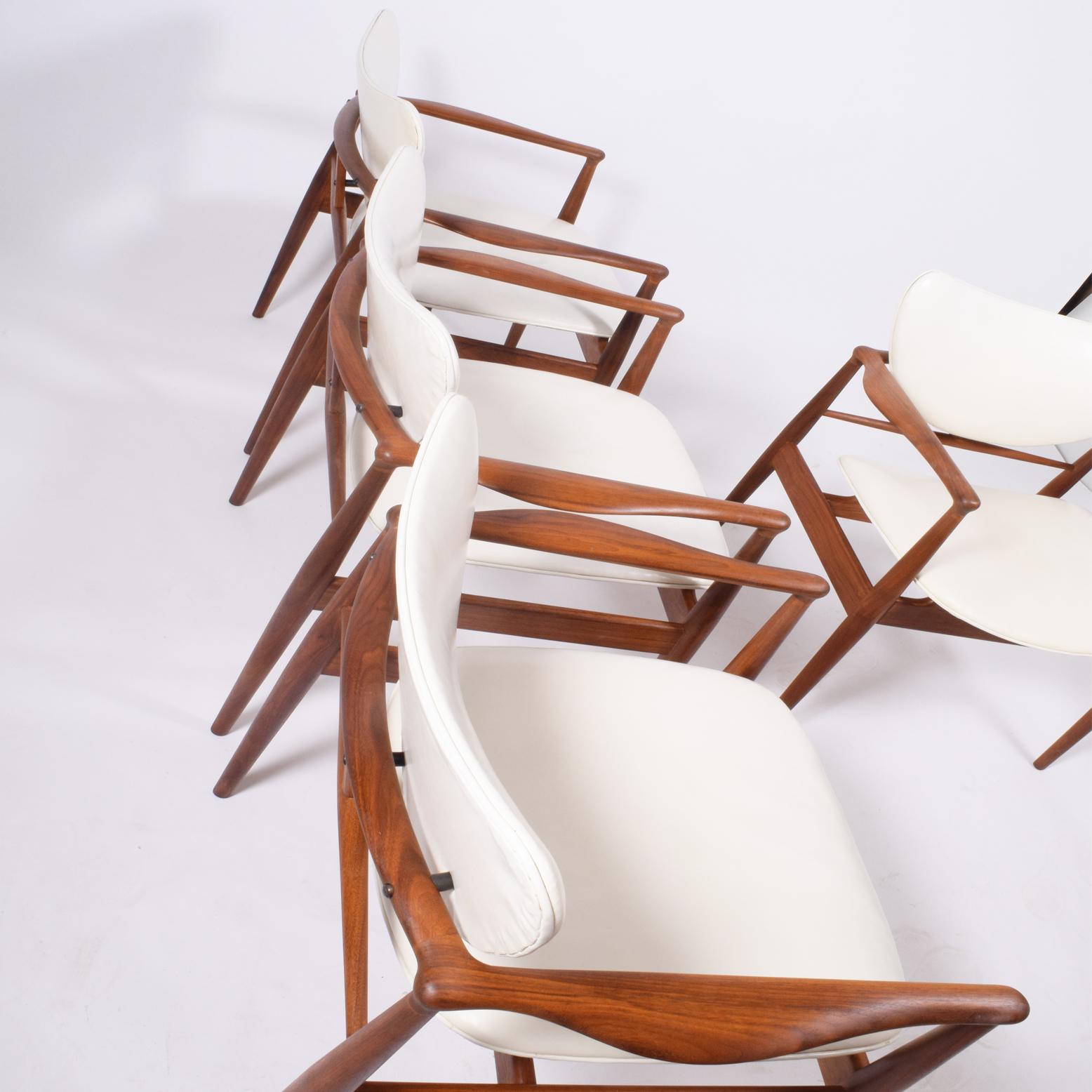 Cuir Quatre fauteuils « 48 » de Finn Juhl en vente