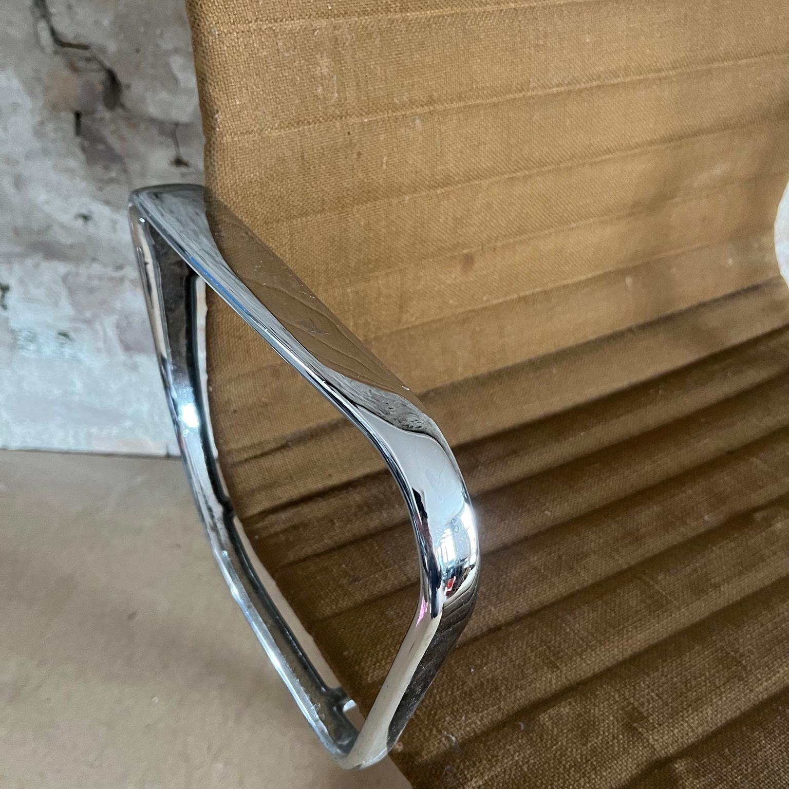 Set of Four First Chrome Base EA 107, Brown Hopsack Upholstery by Herman Miller en vente 10