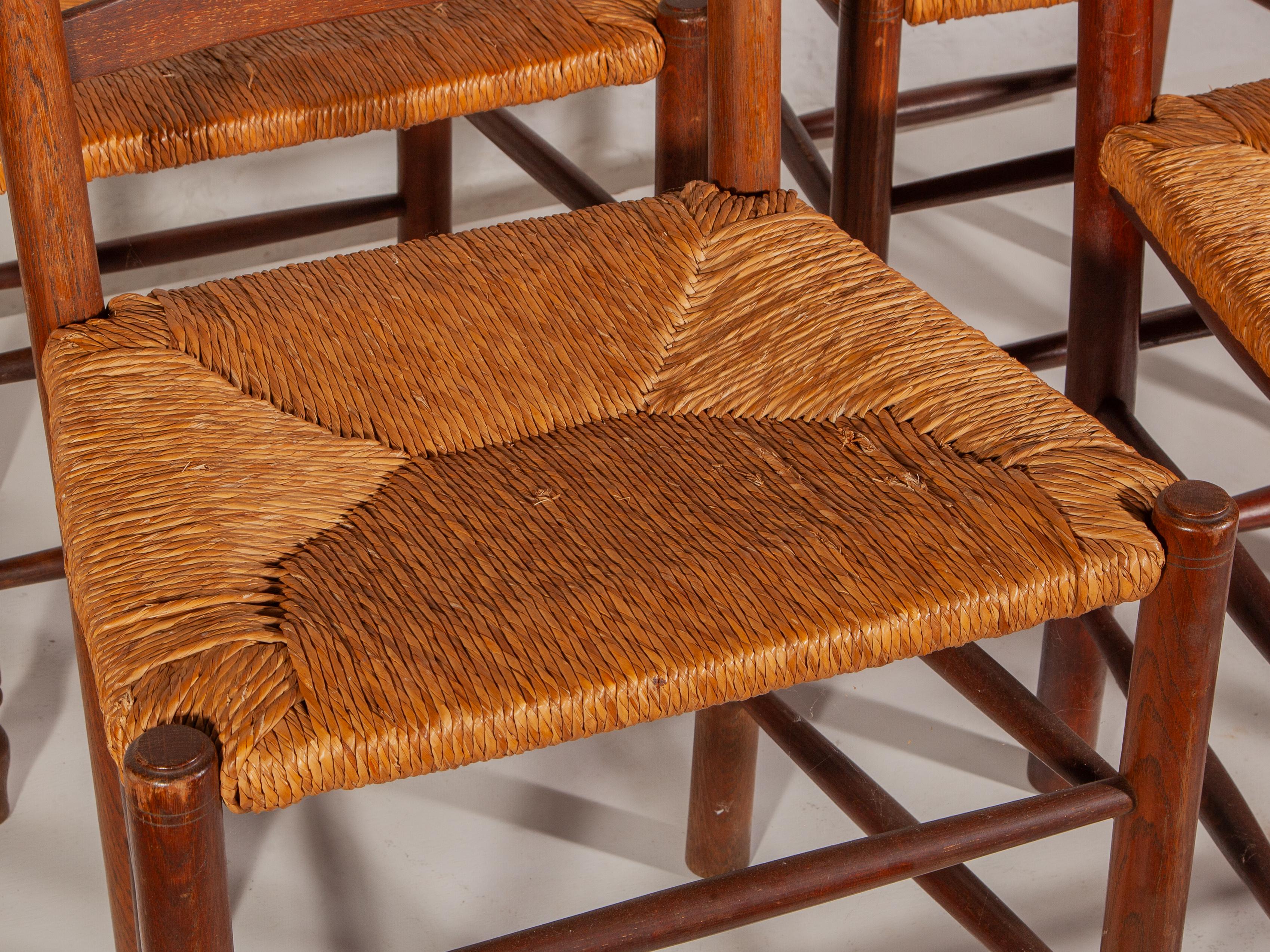 Set di quattro sedie da pranzo con schienale a scaletta in Oak e giunco in stile country fiammingo, anni '50 in vendita 7