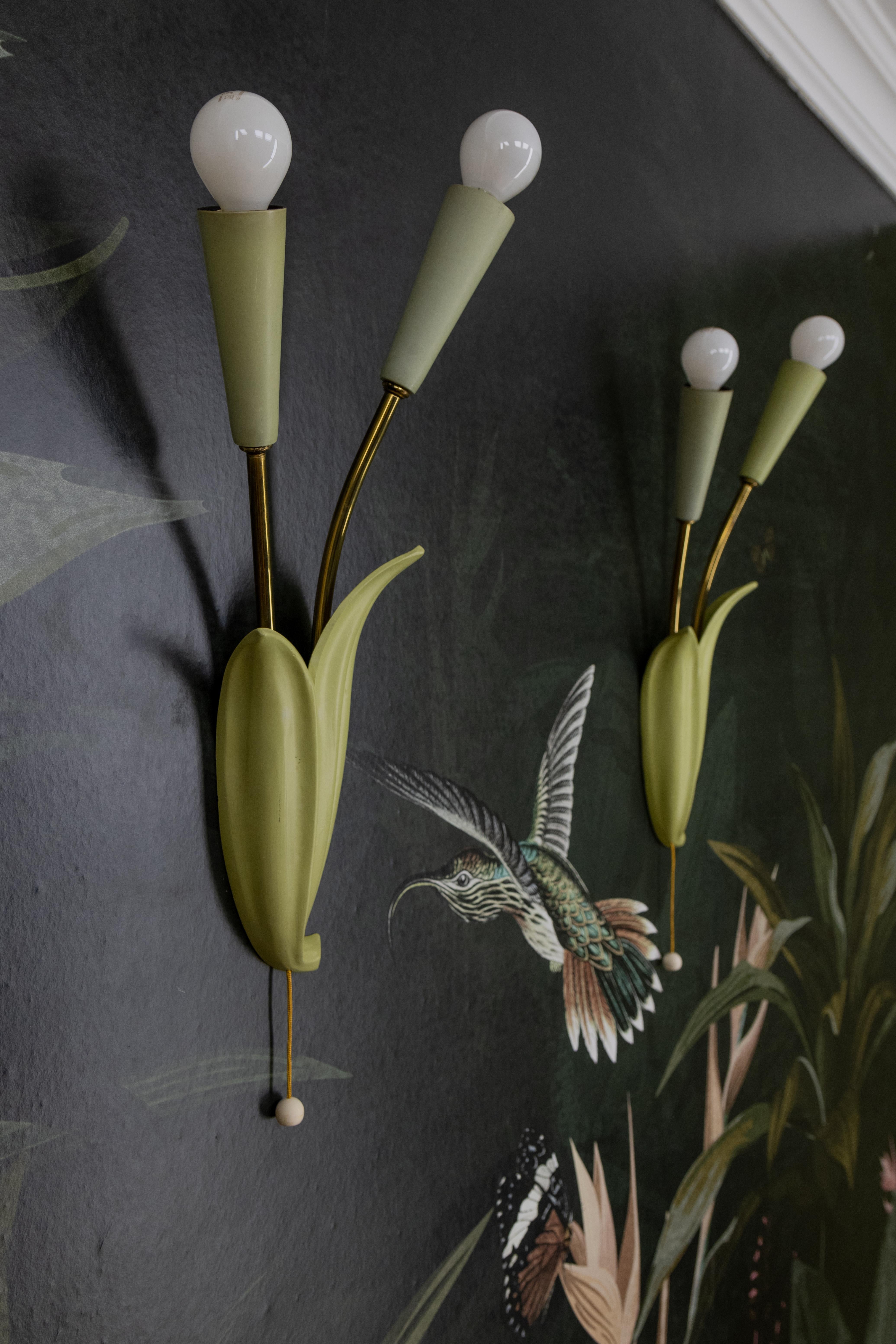 Ensemble de quatre appliques à deux lumières en forme de fleurs, vert pastel, Ott-Leuchten, 1950 en vente 3