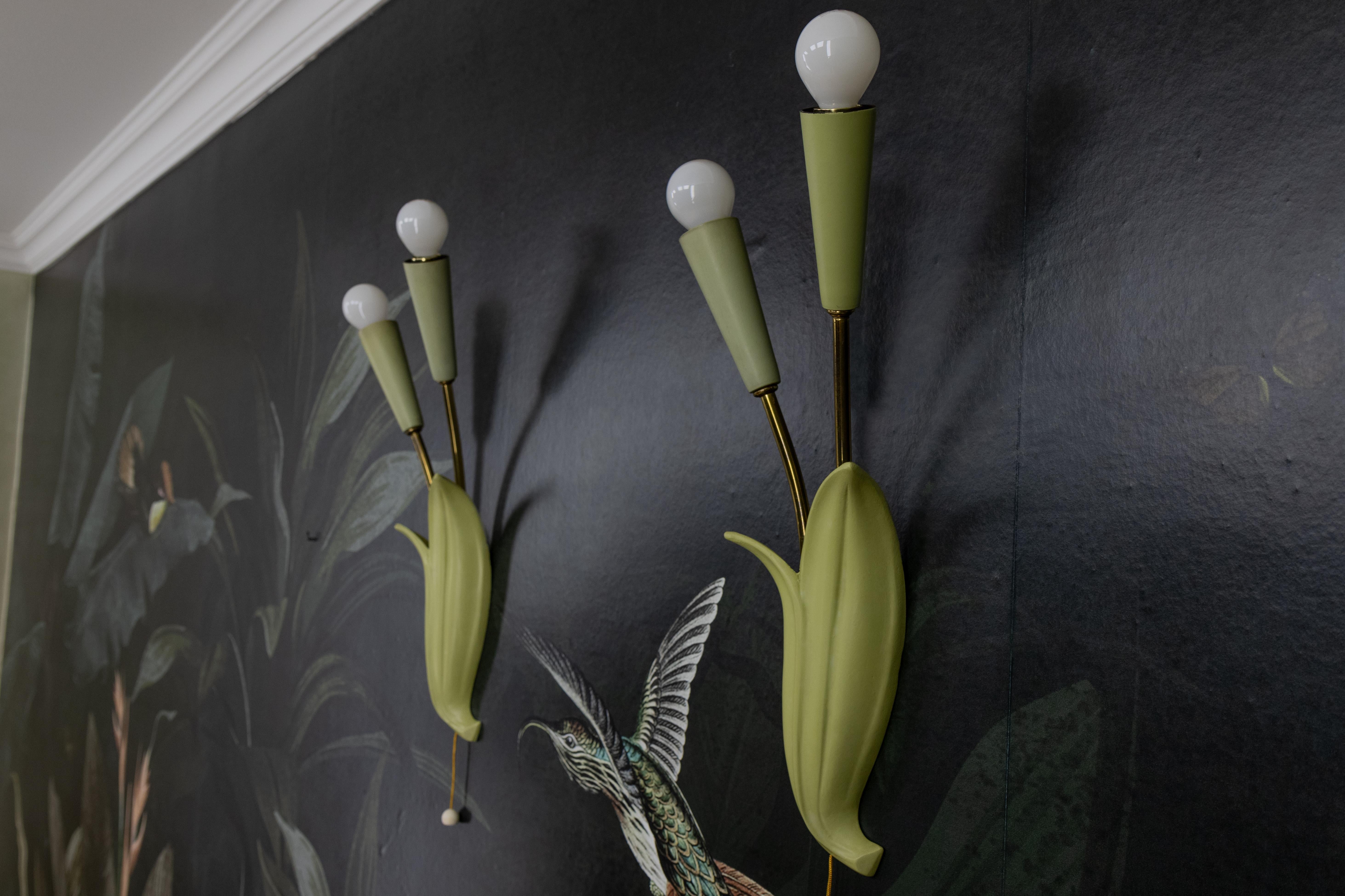 Ensemble de quatre appliques à deux lumières en forme de fleurs, vert pastel, Ott-Leuchten, 1950 en vente 1