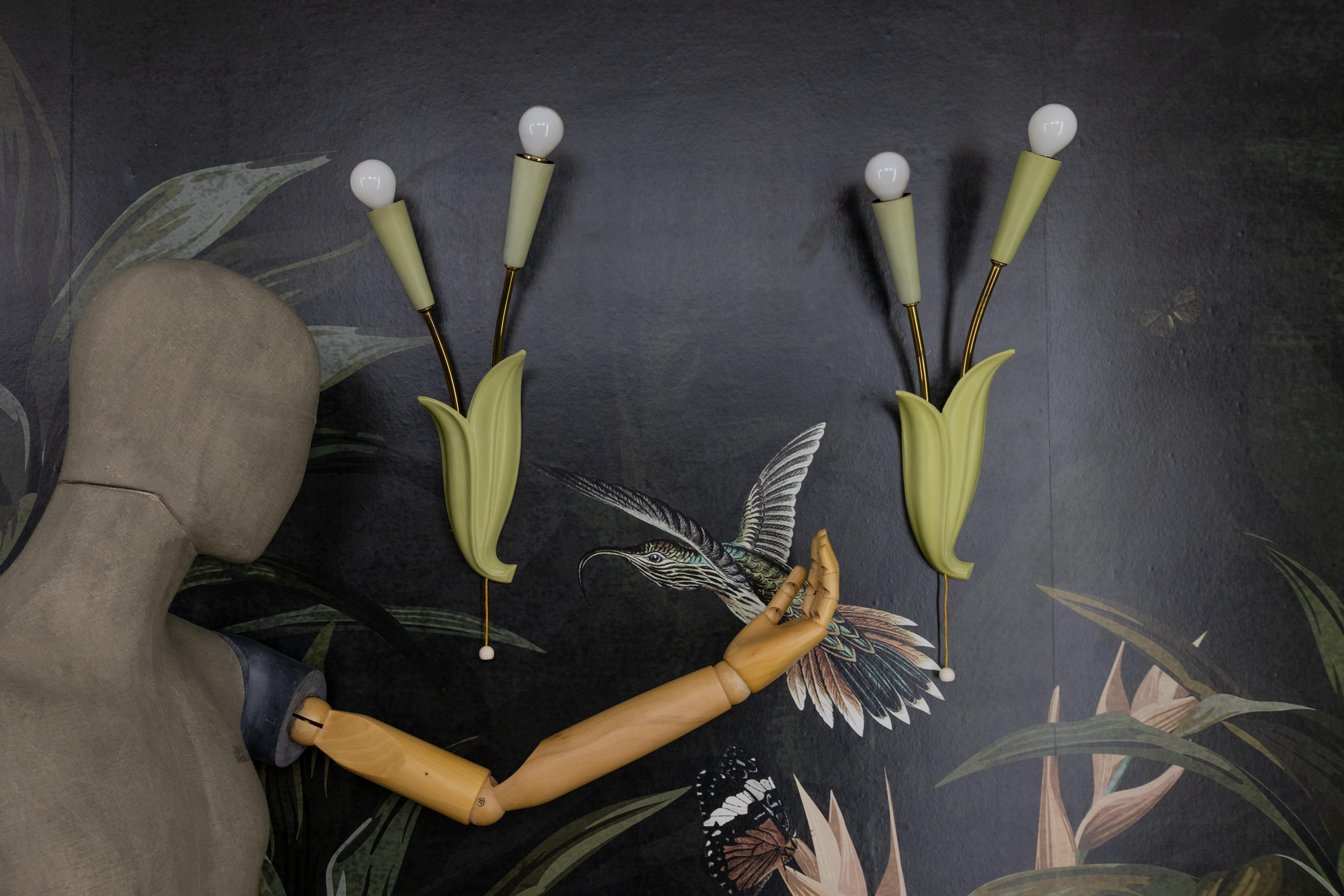 Ensemble de quatre appliques à deux lumières en forme de fleurs, vert pastel, Ott-Leuchten, 1950 en vente 2