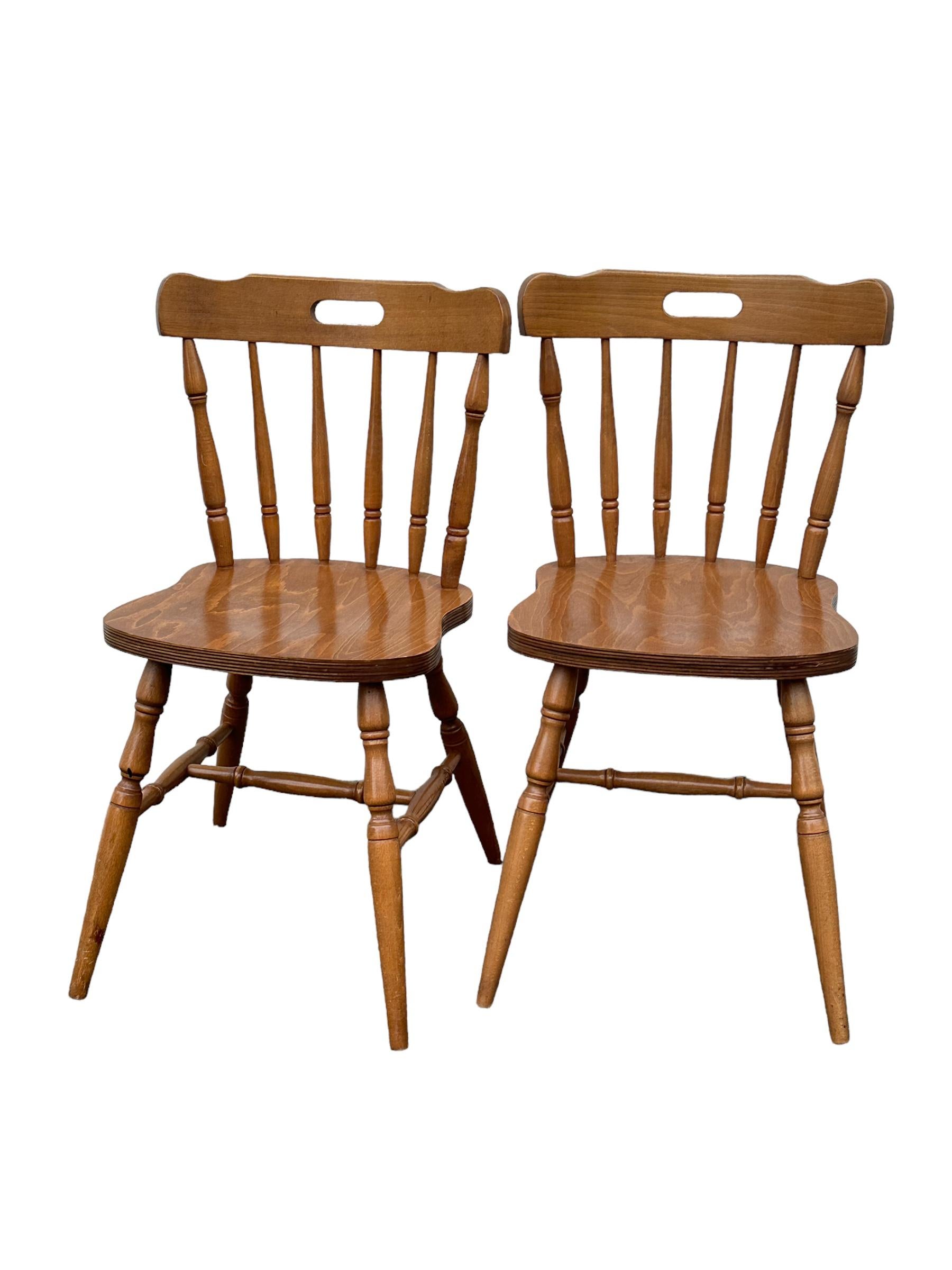 Set of Four Folk Art Carved Tavern Bavarian Inn Chairs, Nuremberg Germany 1960s In Good Condition For Sale In Nuernberg, DE