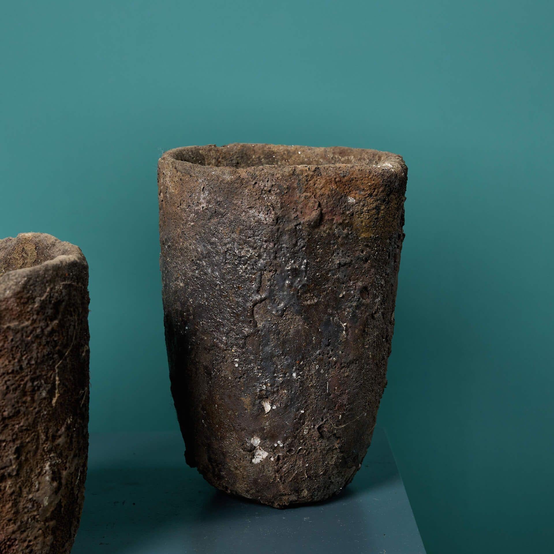 Ensemble de quatre Crucibles de fonderie État moyen - En vente à Wormelow, Herefordshire