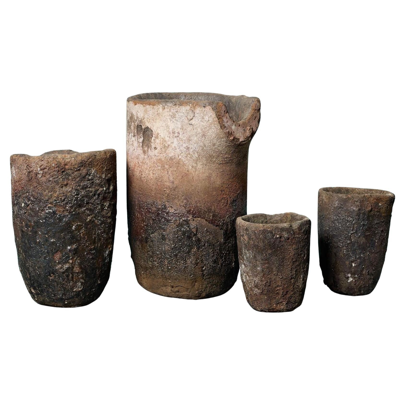 Ensemble de quatre Crucibles de fonderie en vente