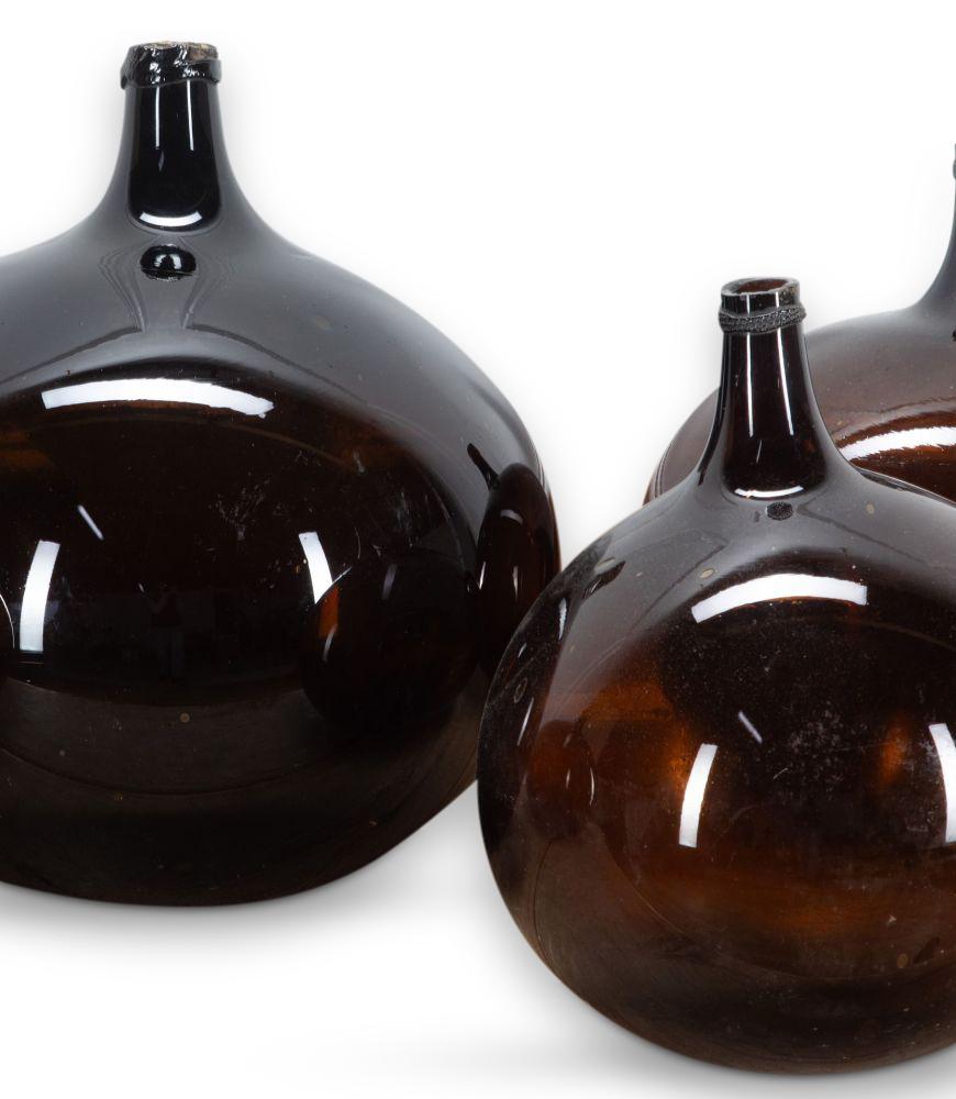 Français Ensemble de quatre bouteilles de distillerie françaises du 19ème siècle en vente